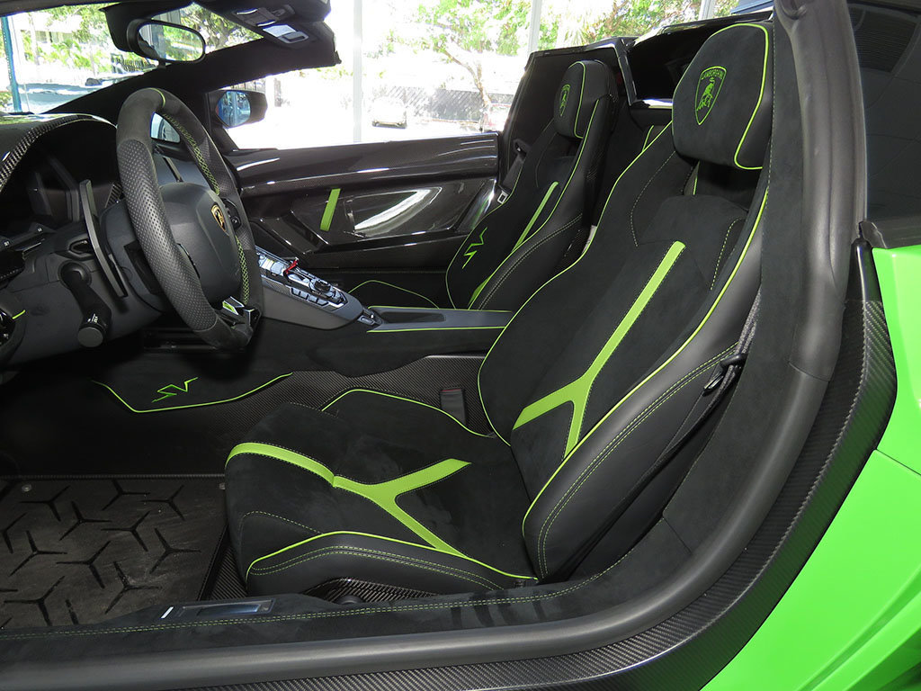 Lamborghini_Aventador_SV_Roadster_for_sale24