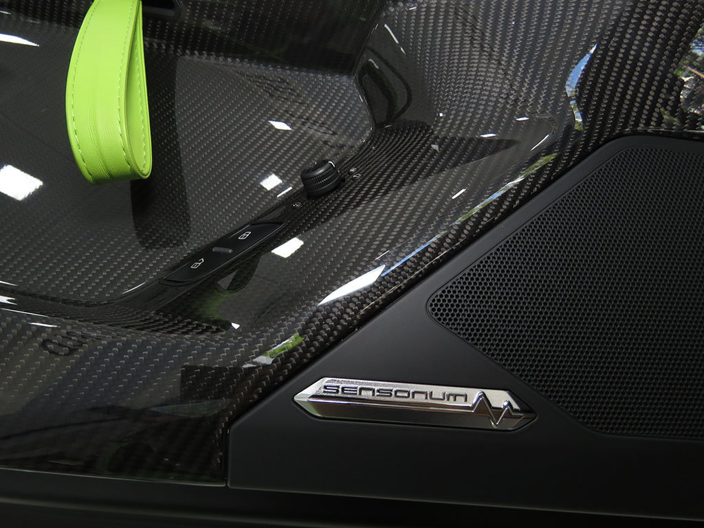 Lamborghini_Aventador_SV_Roadster_for_sale26