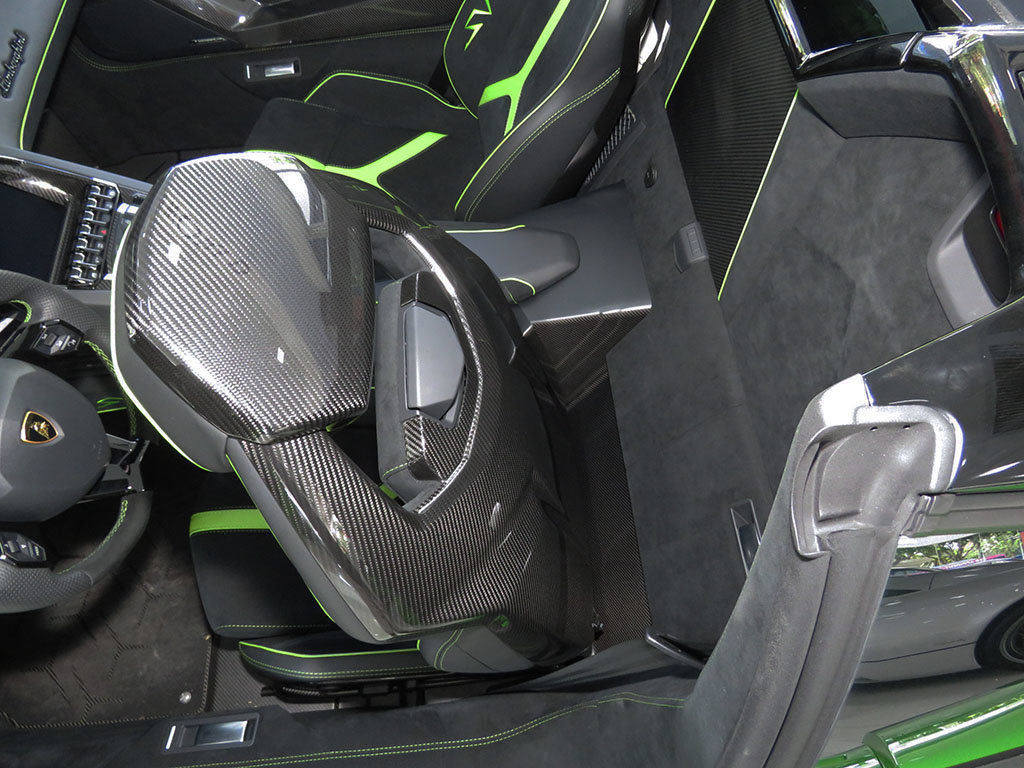 Lamborghini_Aventador_SV_Roadster_for_sale27