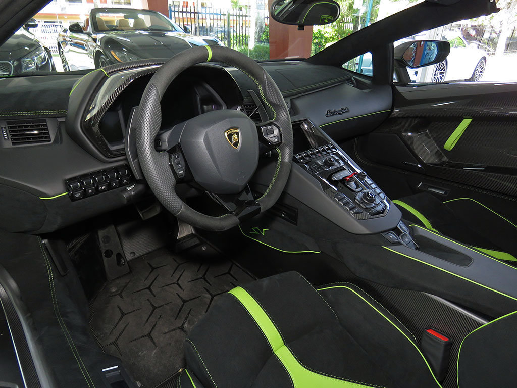 Lamborghini_Aventador_SV_Roadster_for_sale29