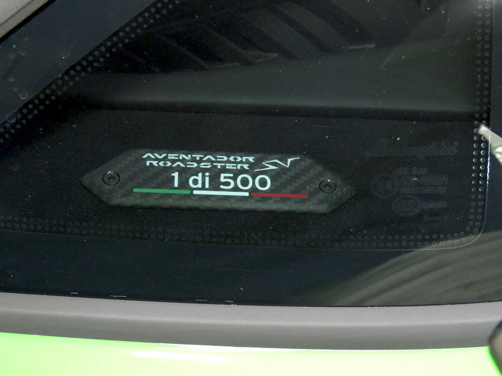 Lamborghini_Aventador_SV_Roadster_for_sale32