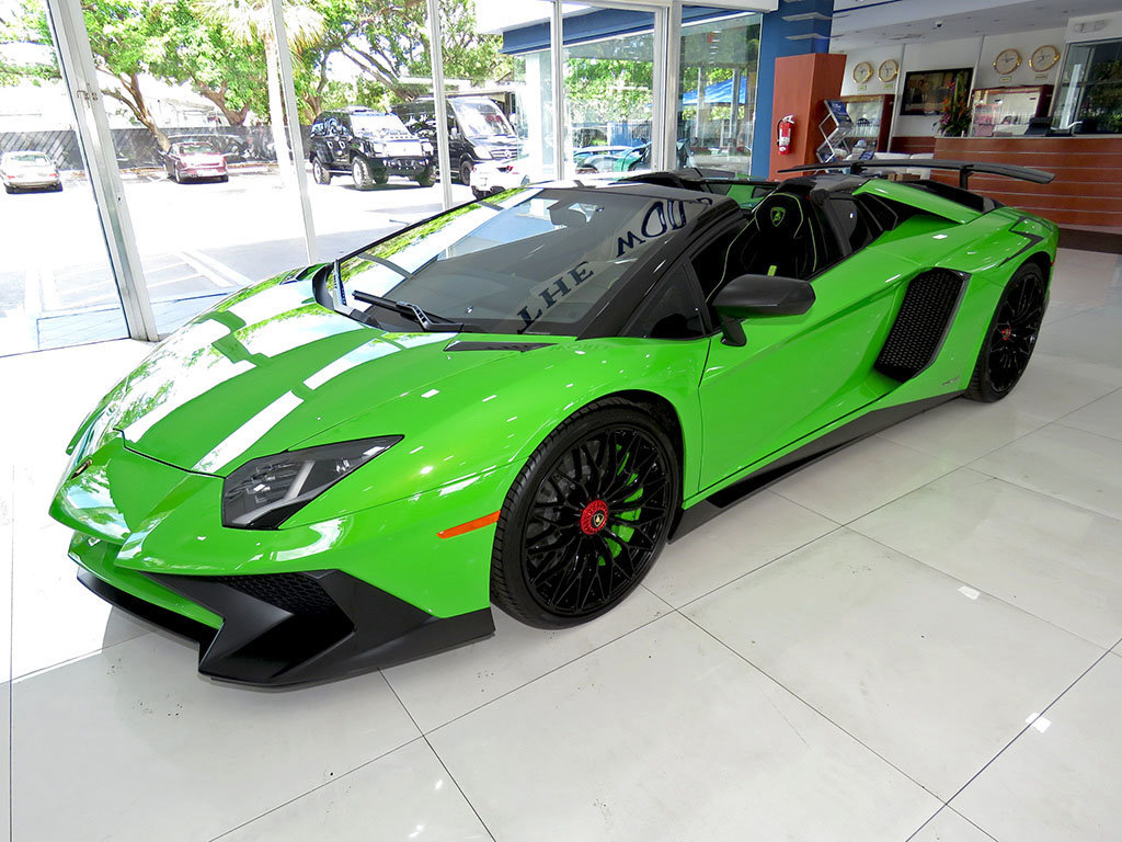 Lamborghini_Aventador_SV_Roadster_for_sale35