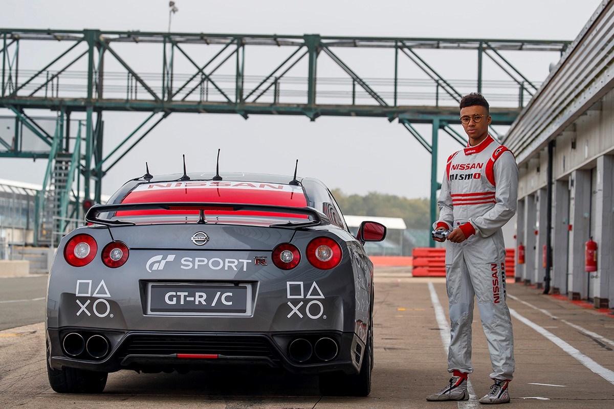 World-first PlayStation®-controlled Nissan GT-R achieves 130+mph run around Silverstone