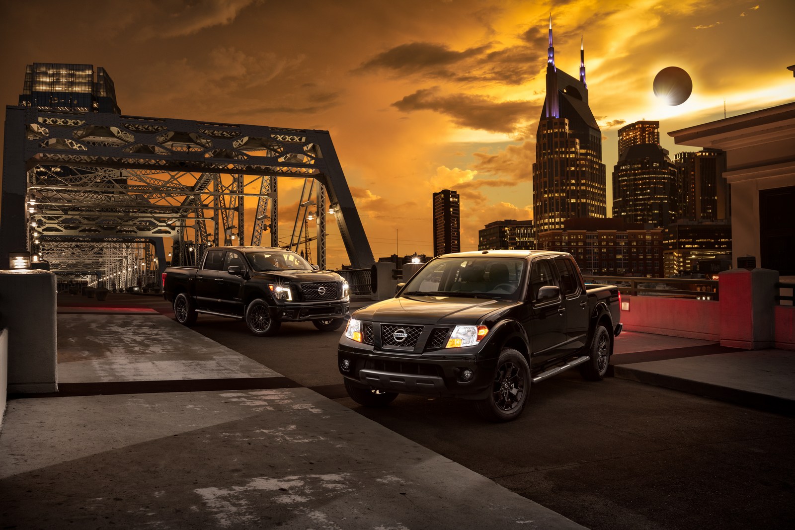 As the solar eclipse darkened the midday sky over NissanÕs U.S. headquarters in Franklin, Tenn., the company rolled out three new additions to its popular and hot selling portfolio of custom Midnight Edition models: TITAN, TITAN XD and Frontier Midnight Editions. NissanÕs Midnight Editions sell on average two times faster than standard models.