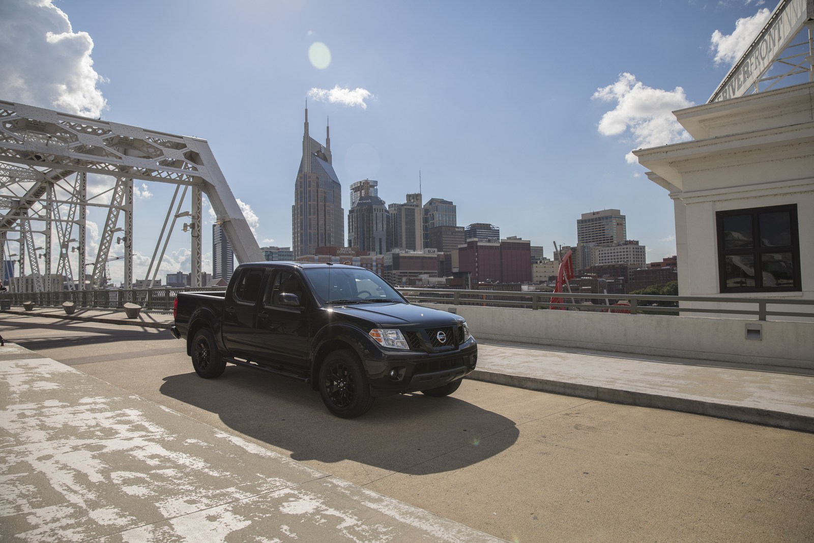 As the solar eclipse darkened the midday sky over Nissan’s U.S. headquarters in Franklin, Tenn., the company rolled out three new additions to its popular and hot selling portfolio of custom Midnight Edition models: TITAN, TITAN XD and Frontier Midnight Editions. Nissan’s Midnight Editions sell on average two times faster than standard models.