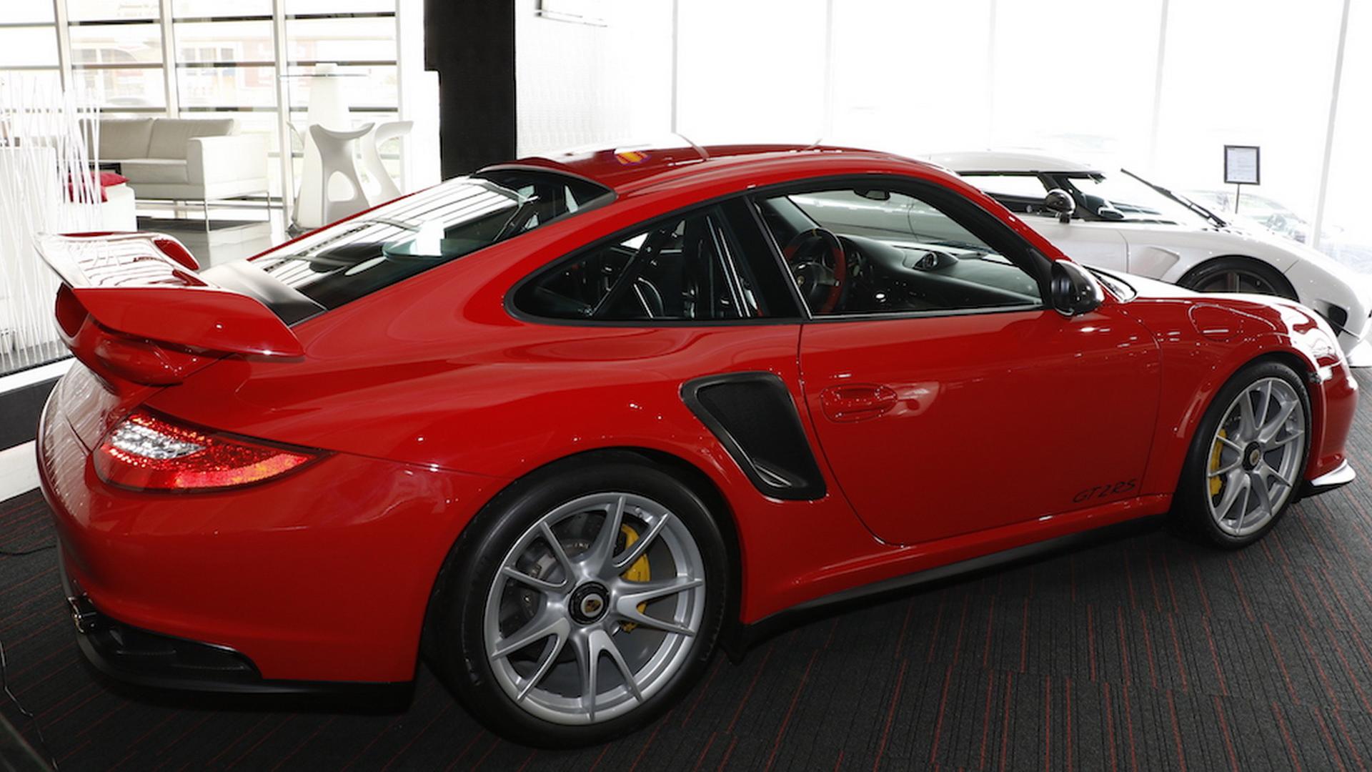 2011_Porsche_911_GT2_RS_for_sale_07