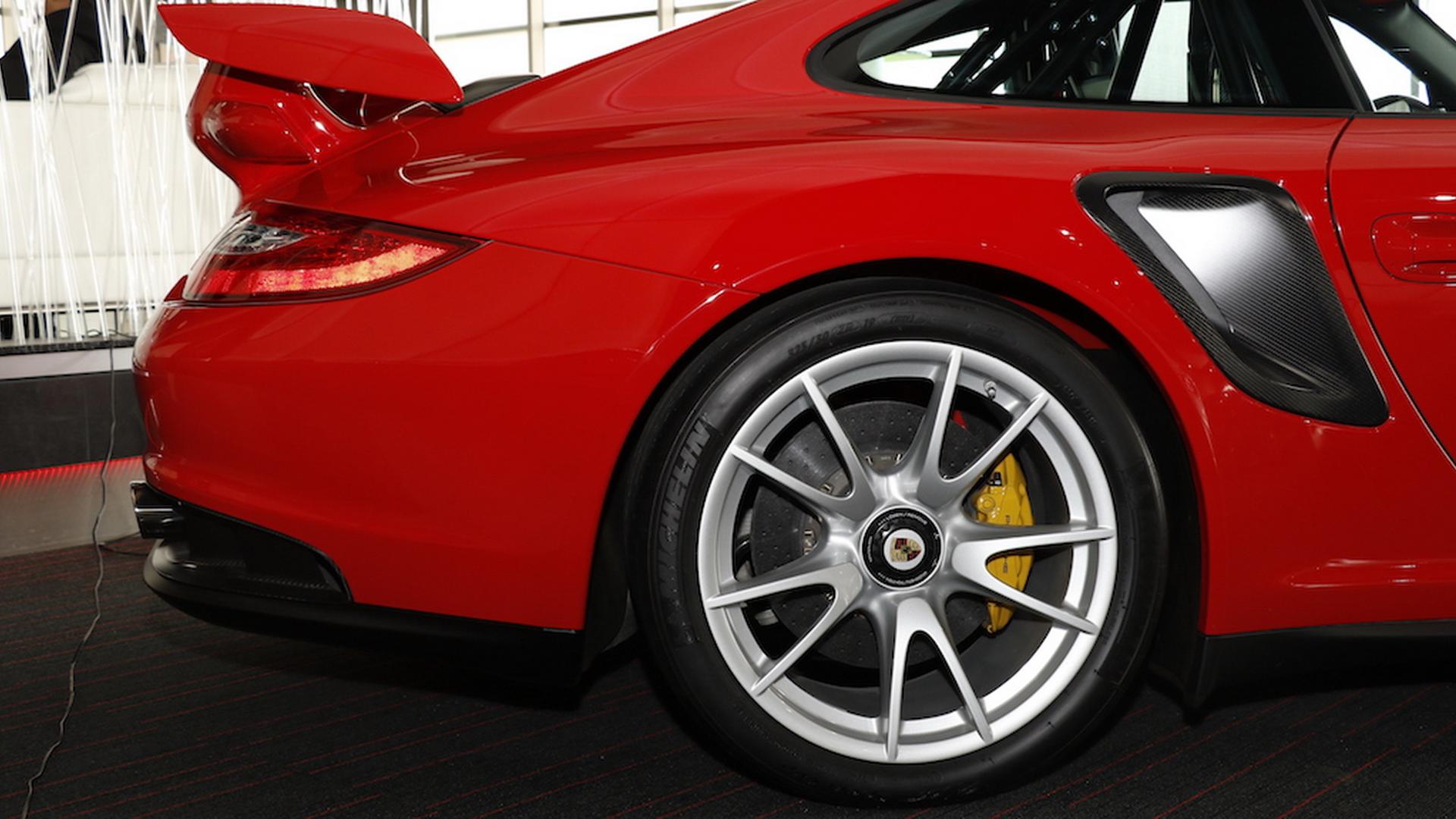 2011_Porsche_911_GT2_RS_for_sale_17