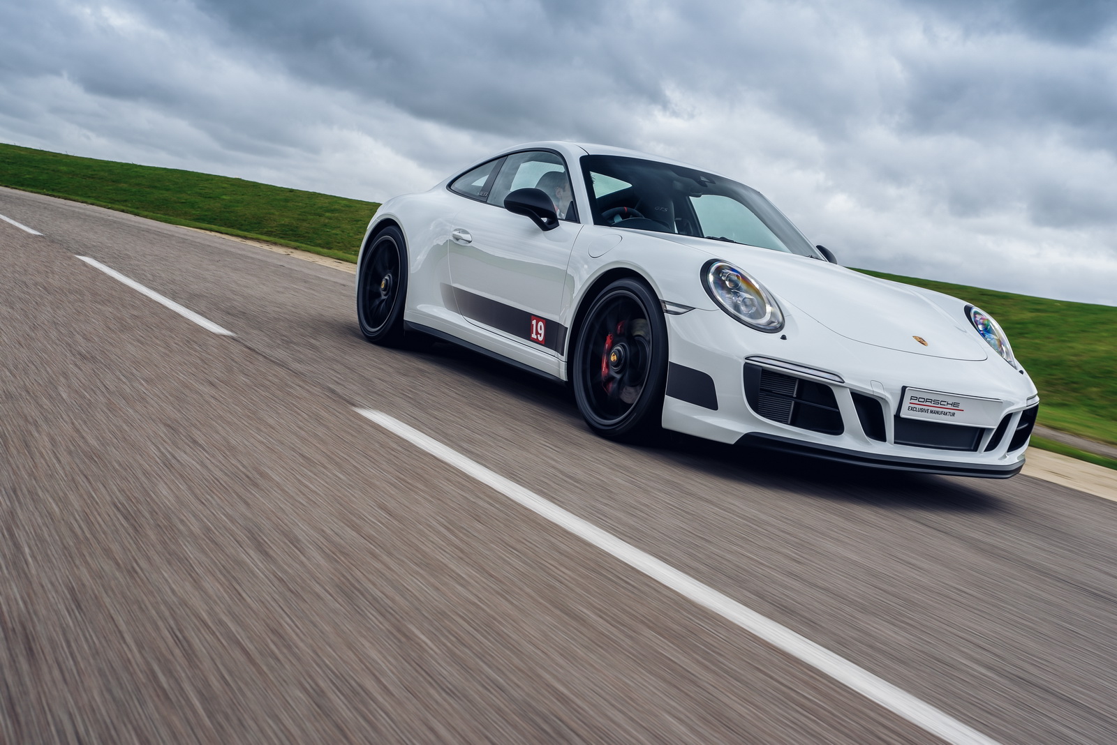 Porsche_911_Carrera_4_GTS_British_Legends_Edition_09