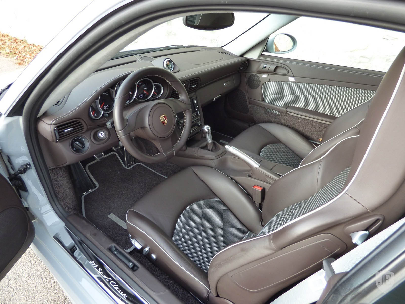 Porsche_911_Sport_Classic_09