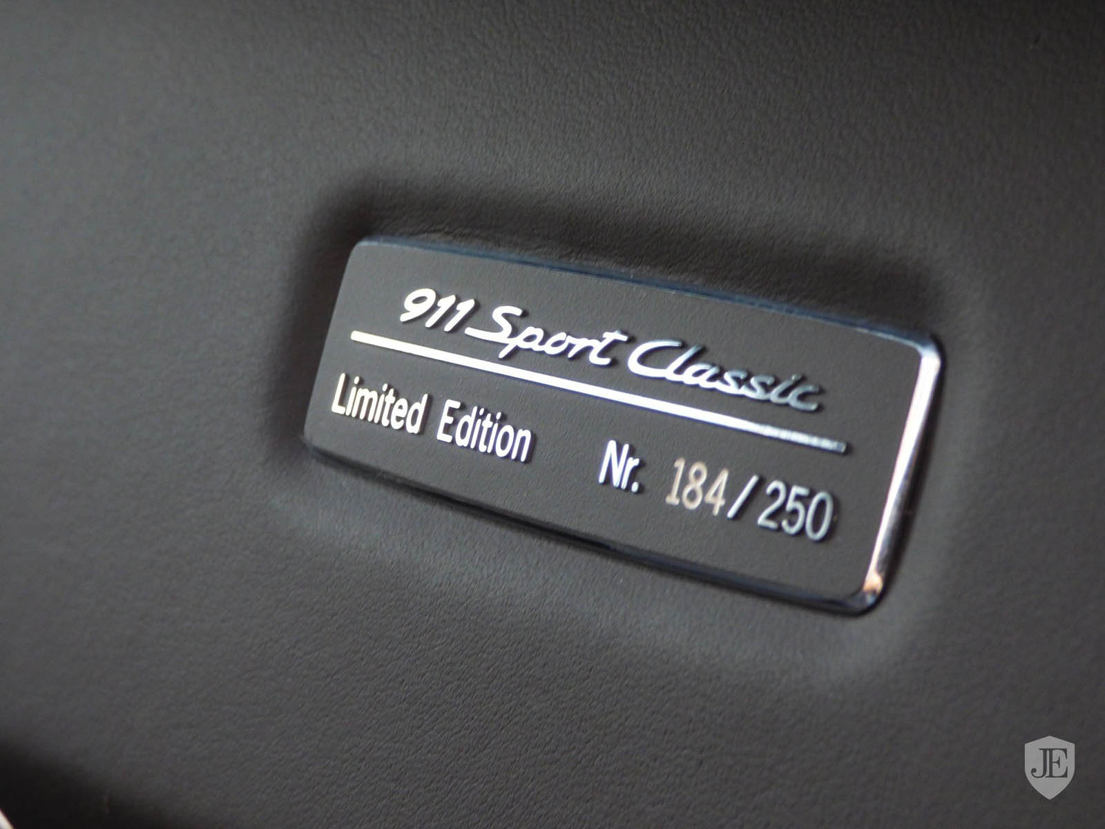 Porsche_911_Sport_Classic_13