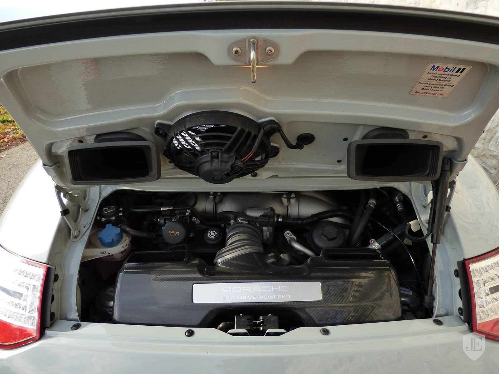 Porsche_911_Sport_Classic_15
