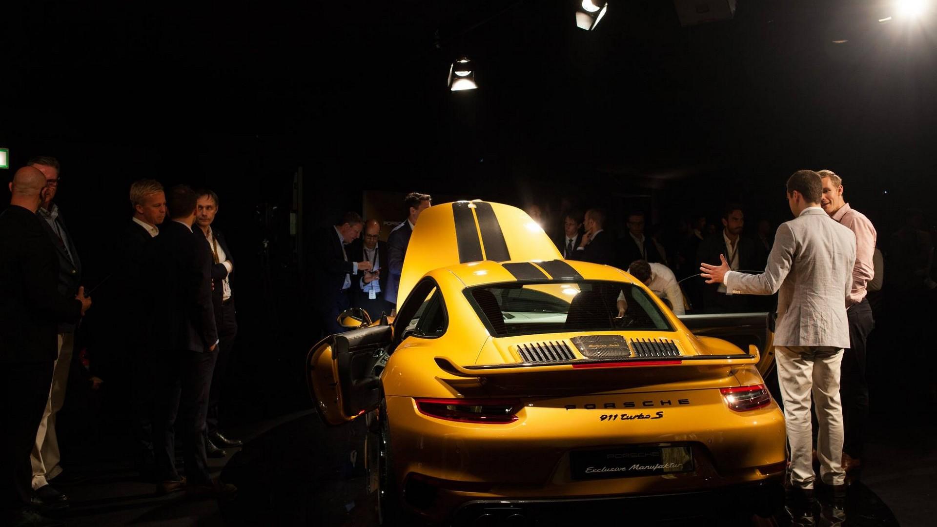 Porsche_911_Turbo_S_Exclusive_Series_10