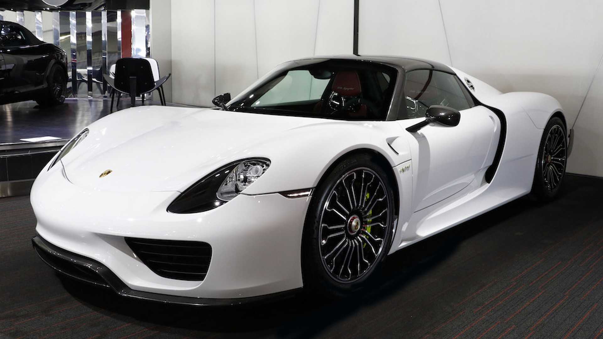 Porsche_918_Spyder_with_Weissach_Package_01