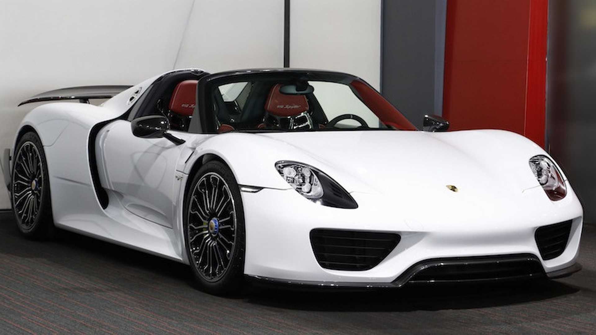 Porsche_918_Spyder_with_Weissach_Package_03