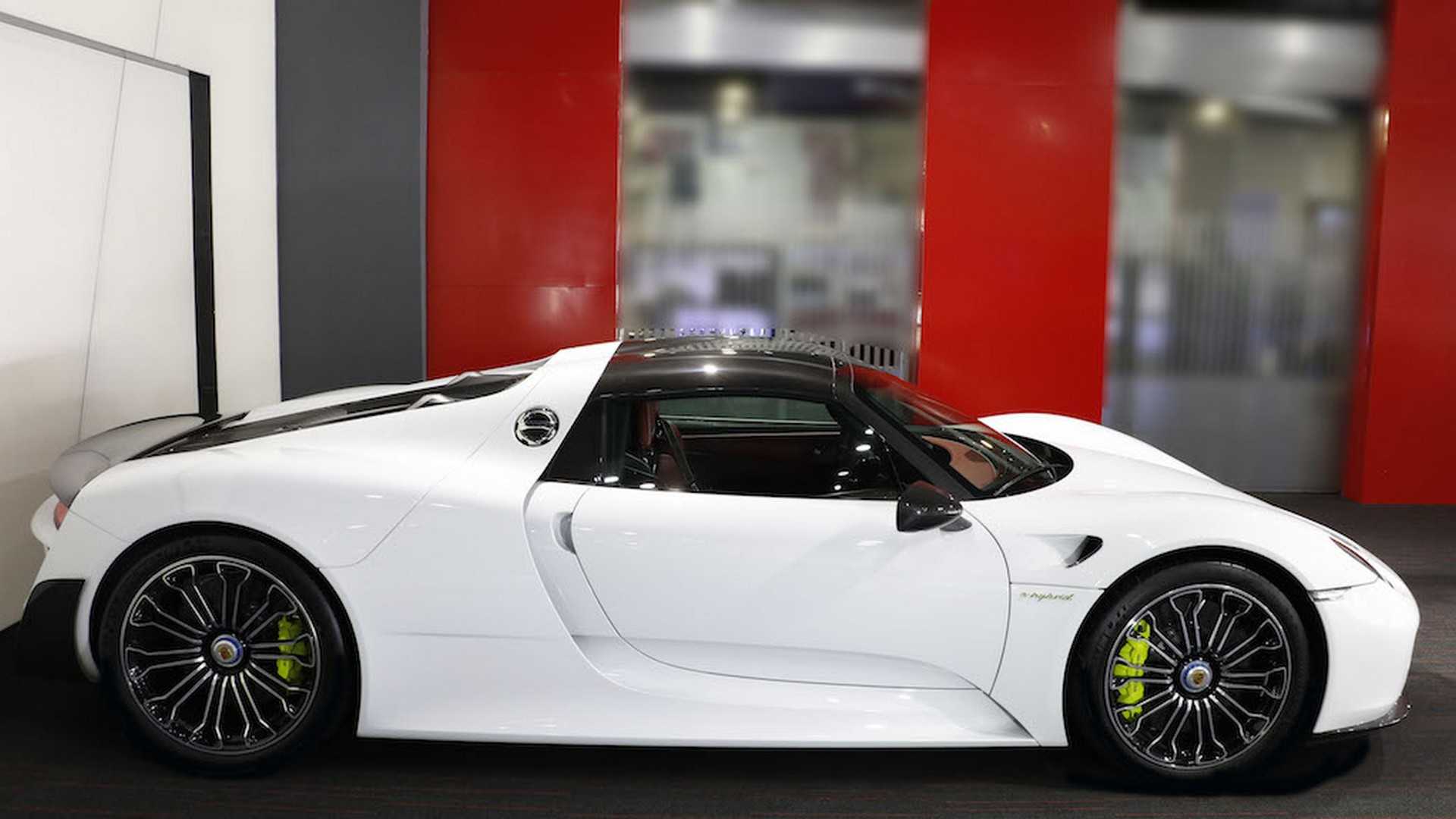 Porsche_918_Spyder_with_Weissach_Package_07