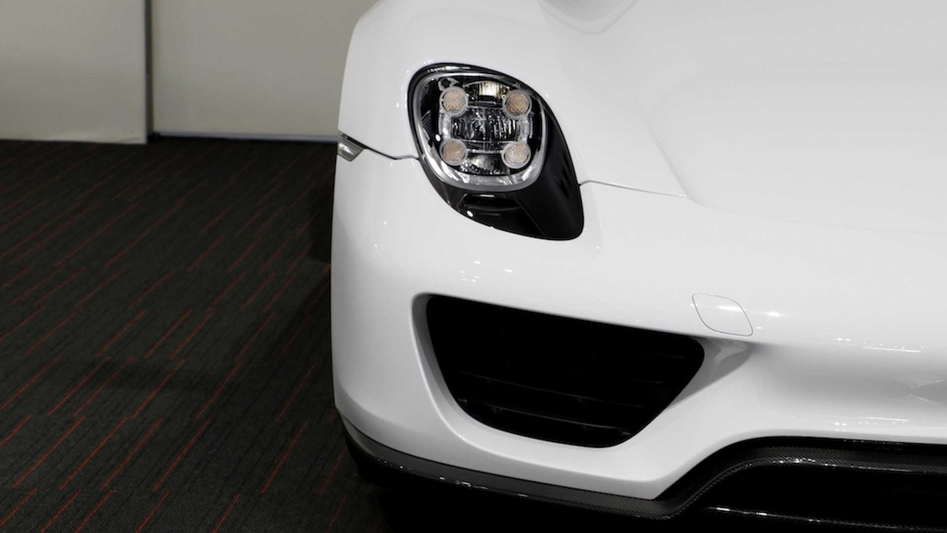Porsche_918_Spyder_with_Weissach_Package_23