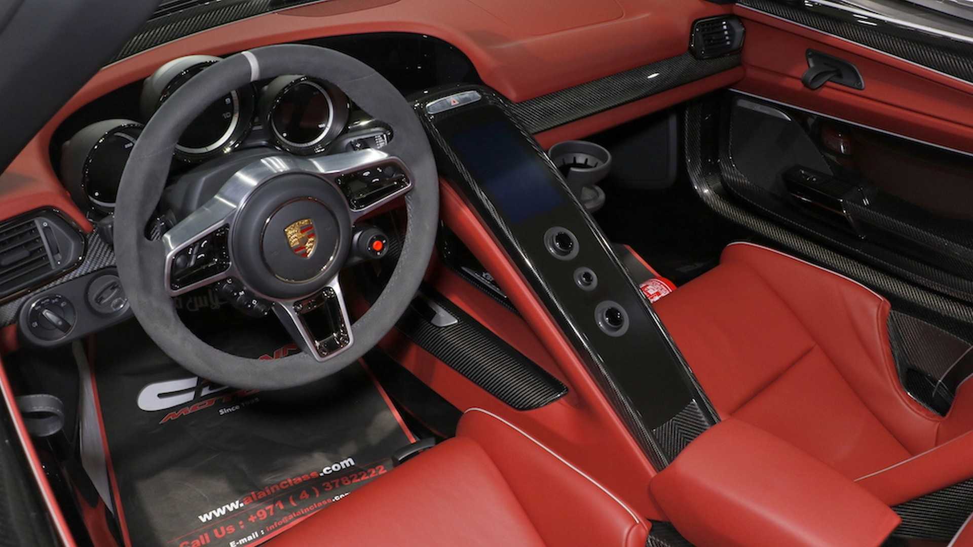 Porsche_918_Spyder_with_Weissach_Package_39