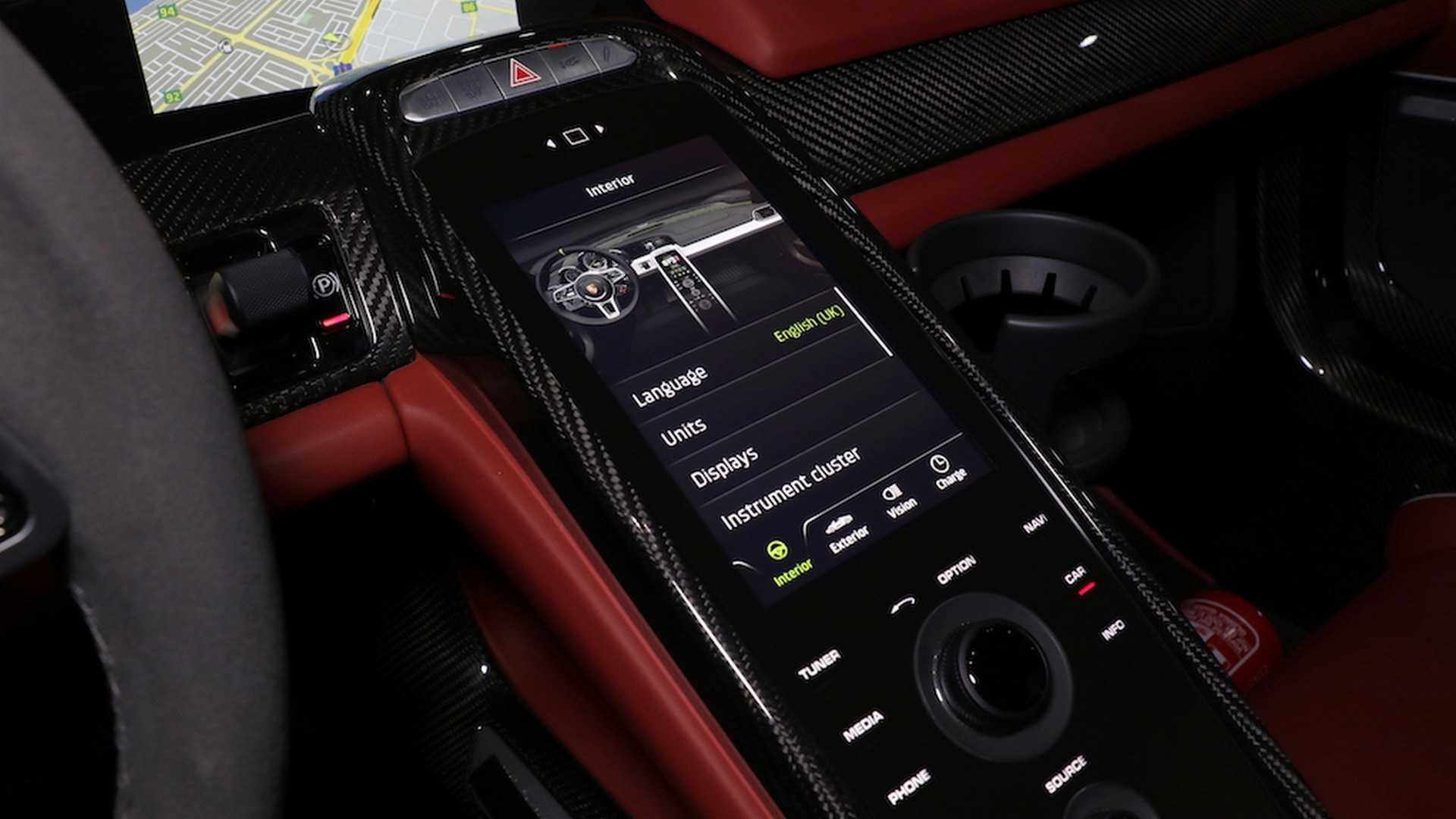 Porsche_918_Spyder_with_Weissach_Package_46