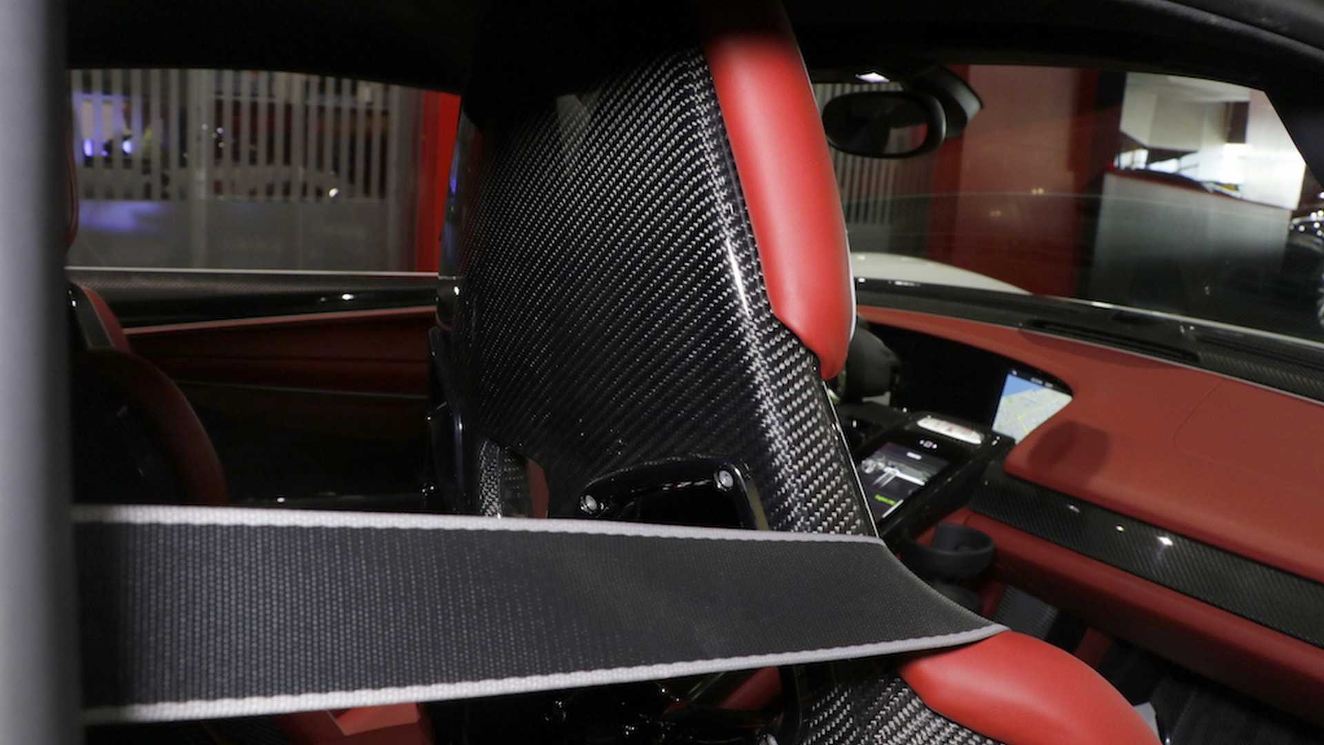 Porsche_918_Spyder_with_Weissach_Package_60