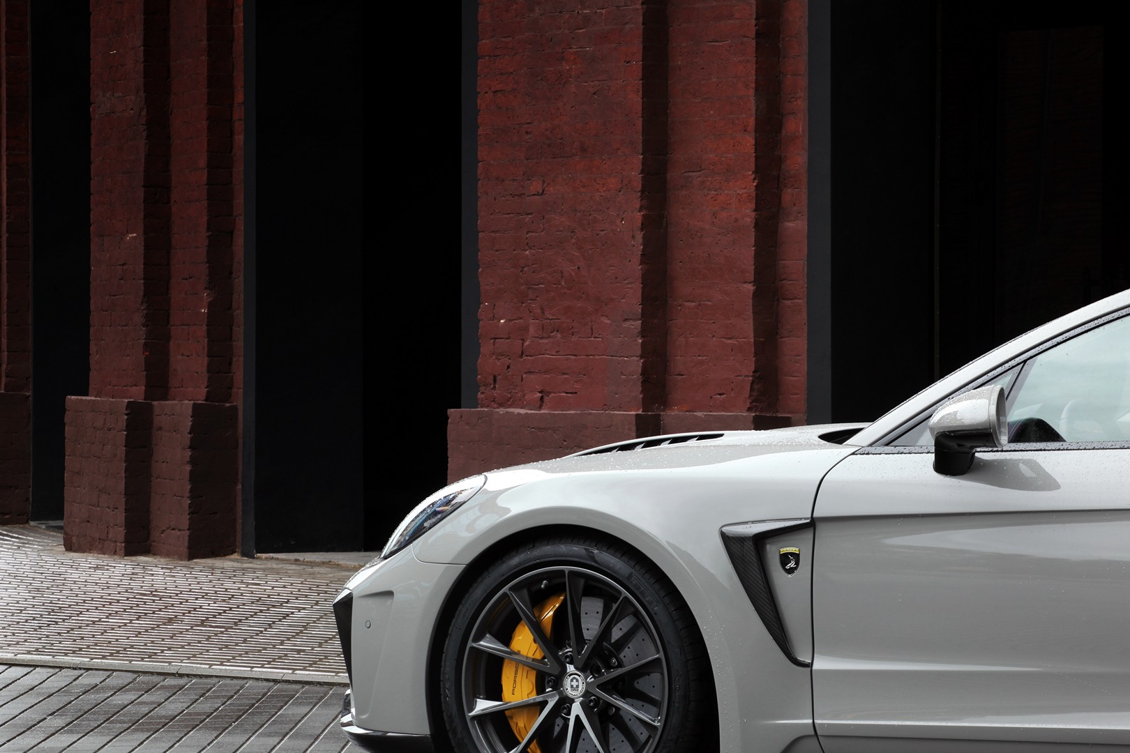 Porsche_Panamera_Stingray_GTR_by_Topcar_08
