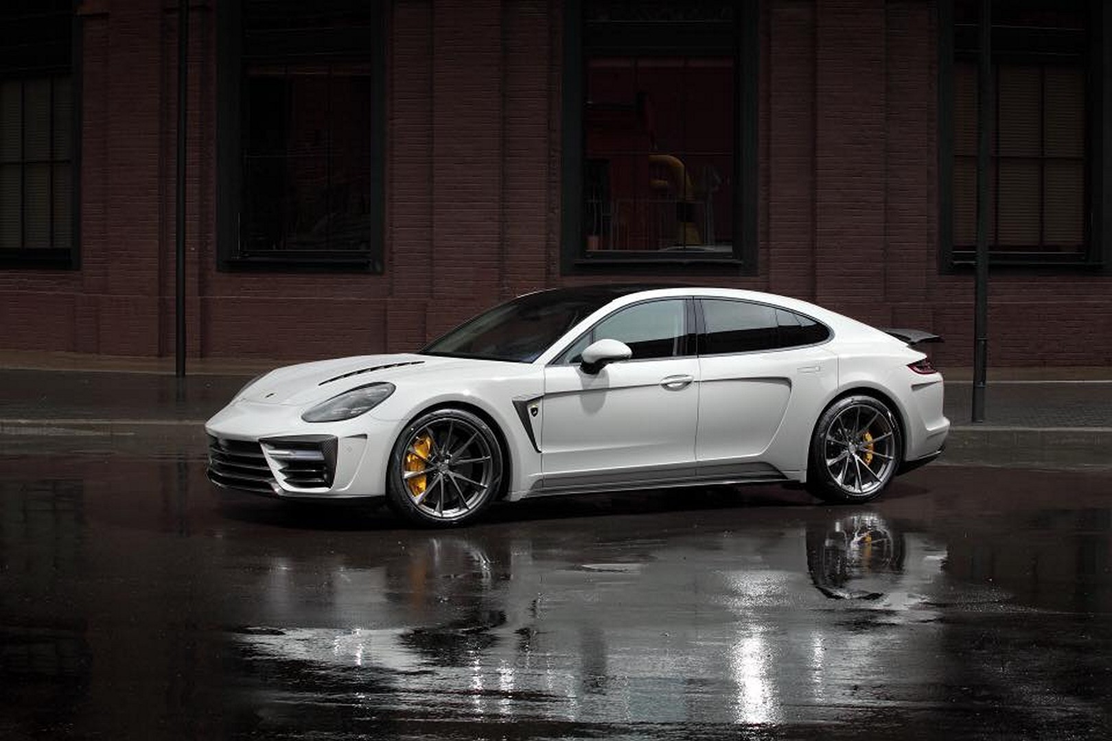 Porsche_Panamera_Stingray_GTR_by_Topcar_11