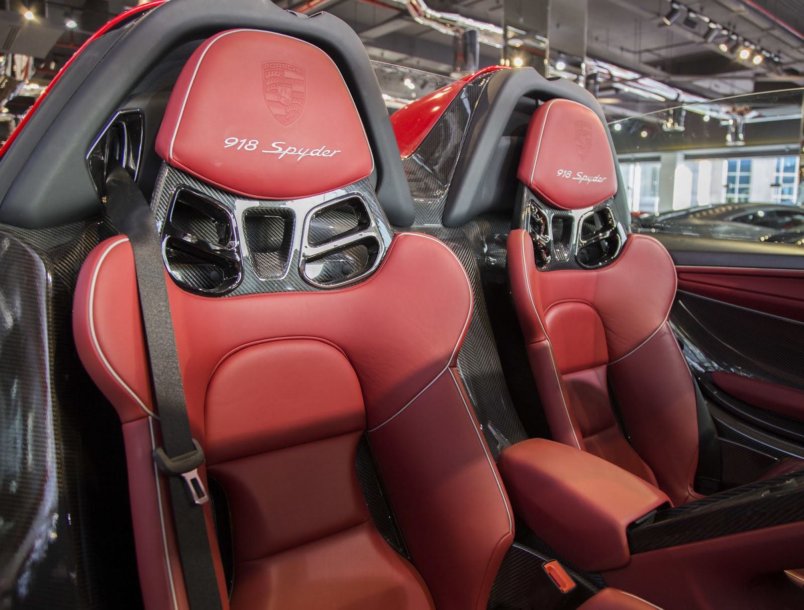 Red_Porsche_918_Spyder_Weissach_for_sale_11