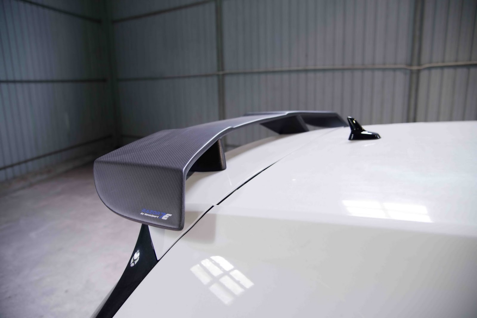 Volkswagen_e-Golf_Razor_7E_by_RevoZport_03