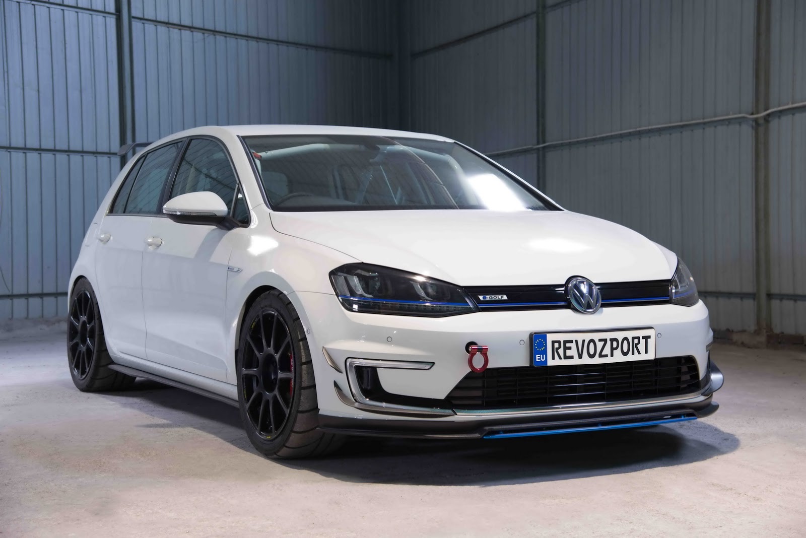 Volkswagen_e-Golf_Razor_7E_by_RevoZport_11