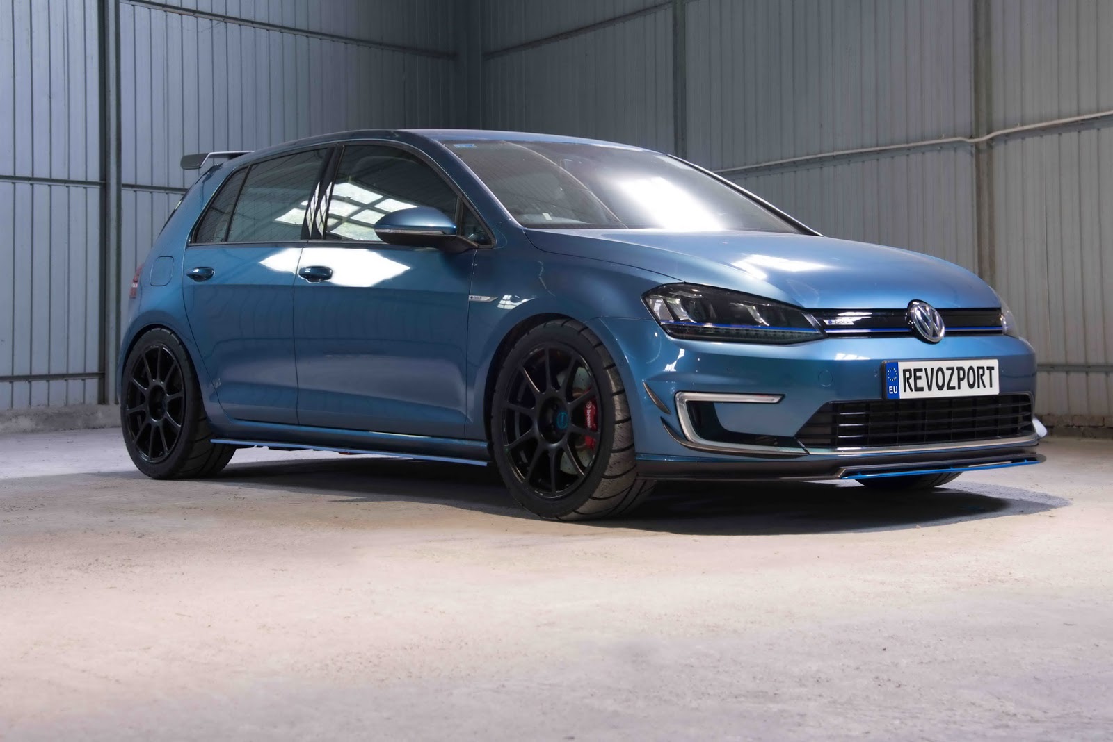 Volkswagen_e-Golf_Razor_7E_by_RevoZport_14