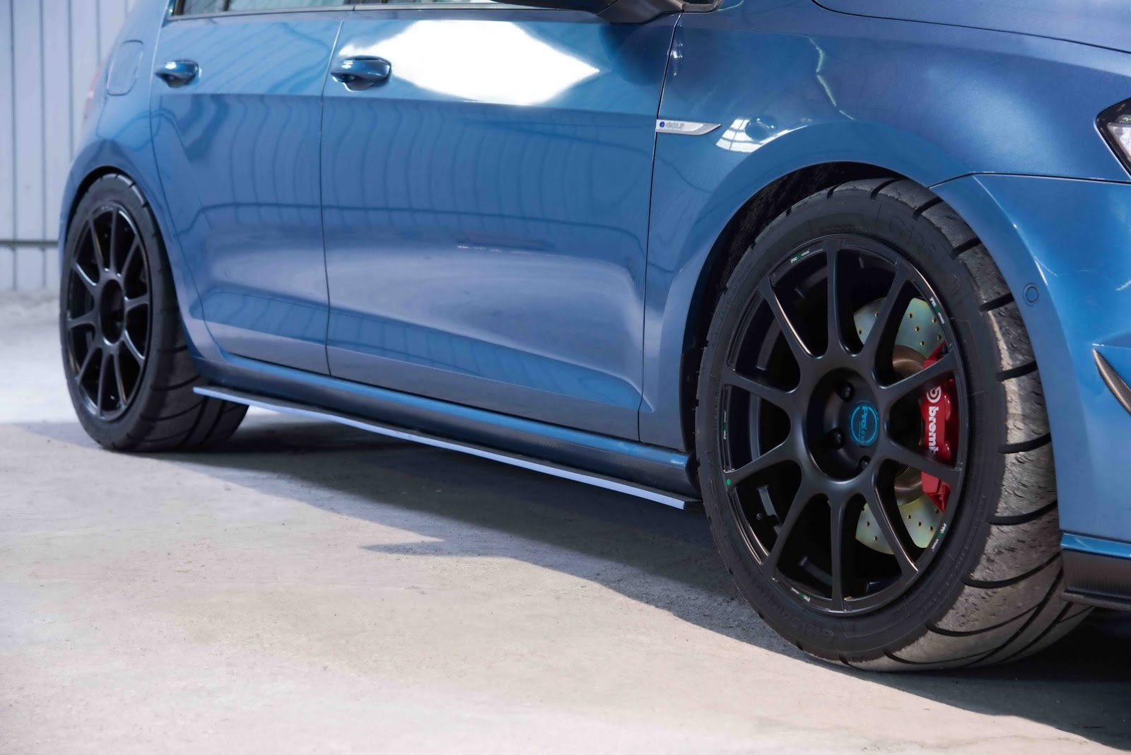 Volkswagen_e-Golf_Razor_7E_by_RevoZport_15