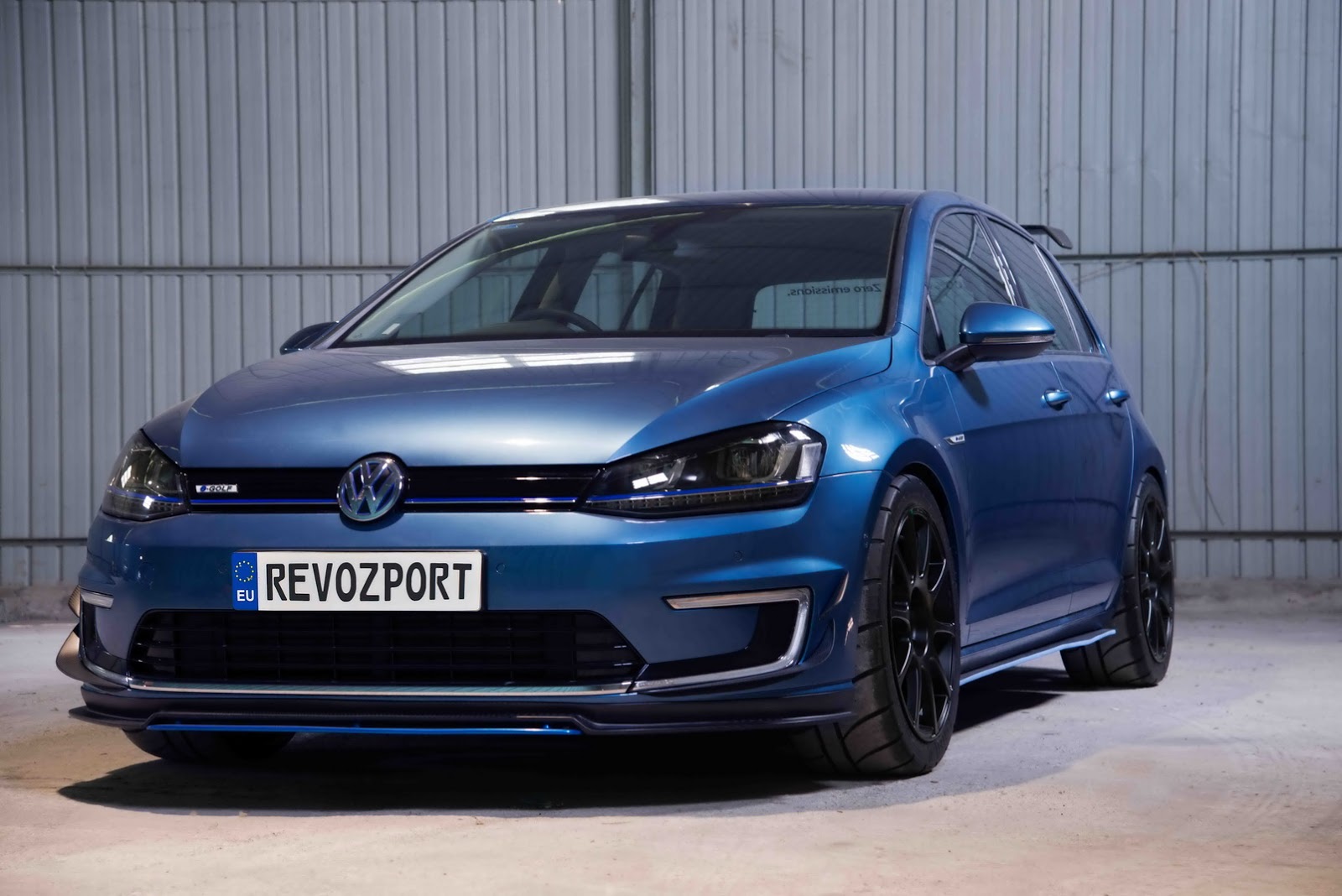 Volkswagen_e-Golf_Razor_7E_by_RevoZport_18