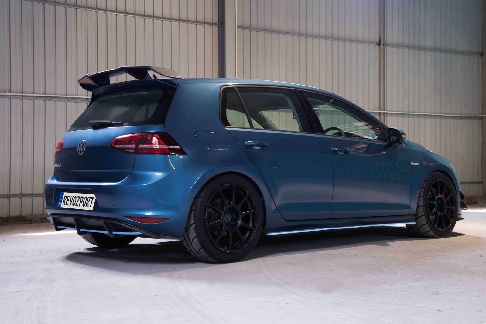 Volkswagen_e-Golf_Razor_7E_by_RevoZport_20