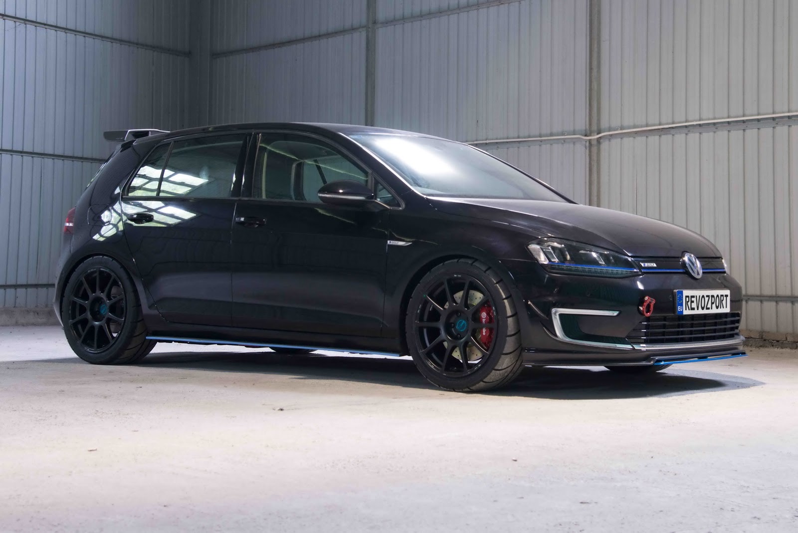 Volkswagen_e-Golf_Razor_7E_by_RevoZport_22