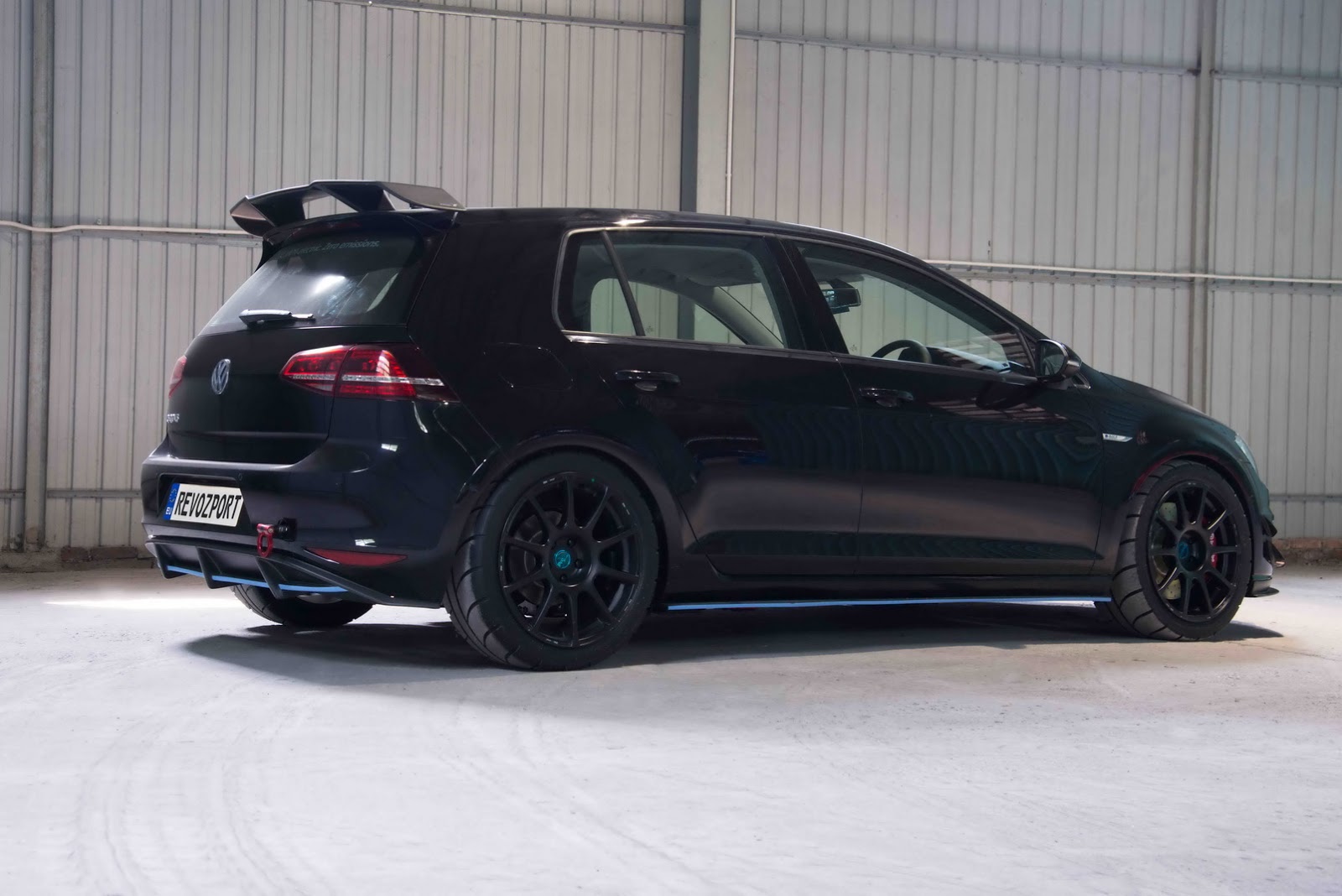 Volkswagen_e-Golf_Razor_7E_by_RevoZport_24
