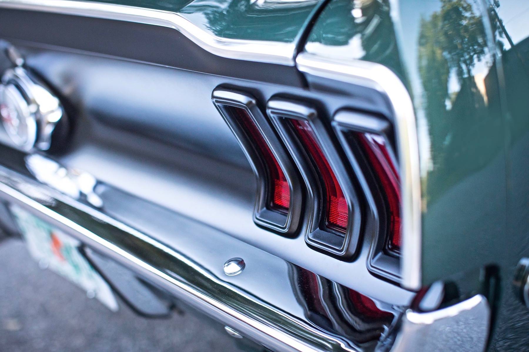 1968_Ford_Mustang_Fastback_by_Revology_0006