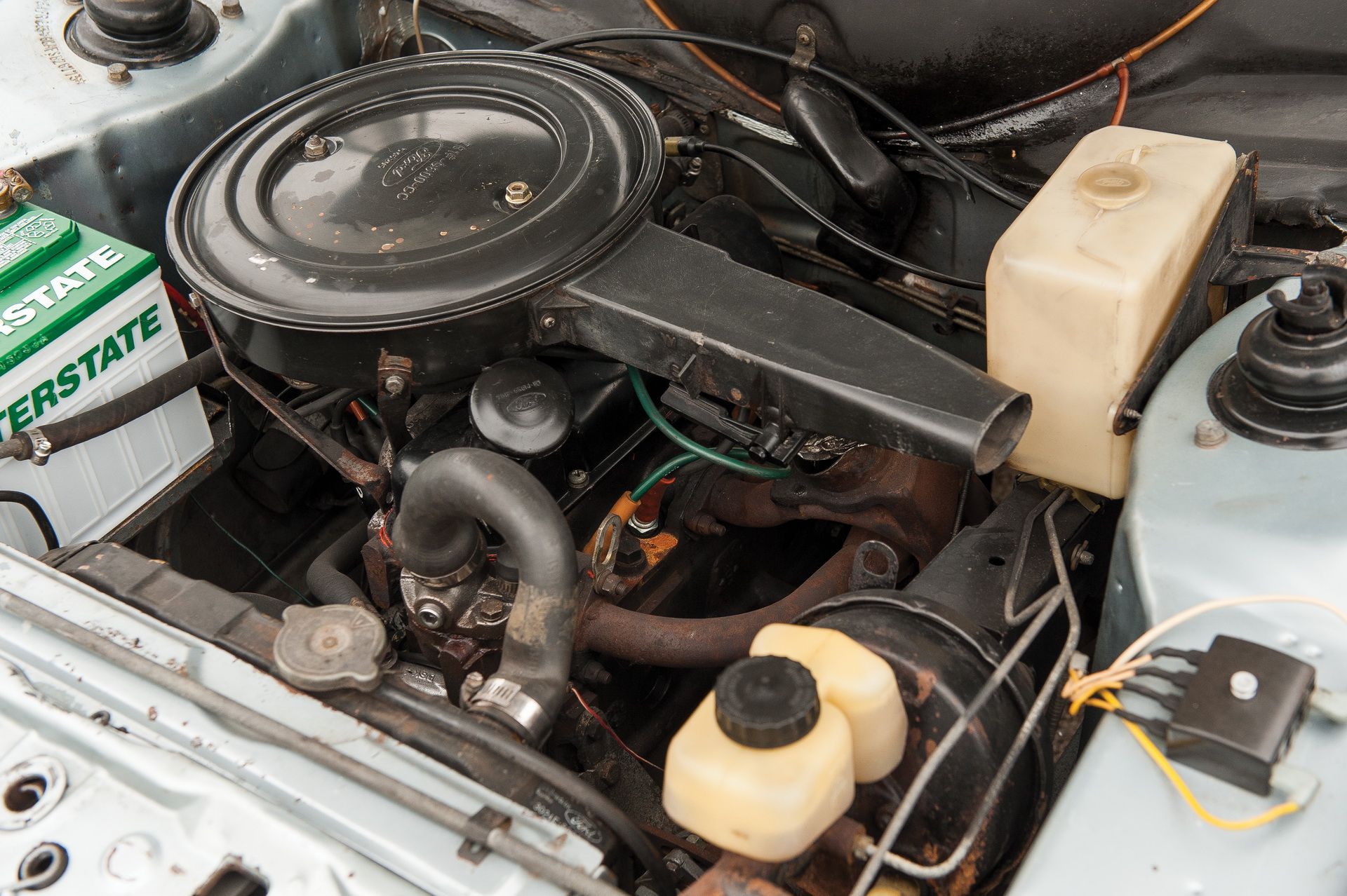 1976_Ford_Escort_1100_GL_Sedan_0001