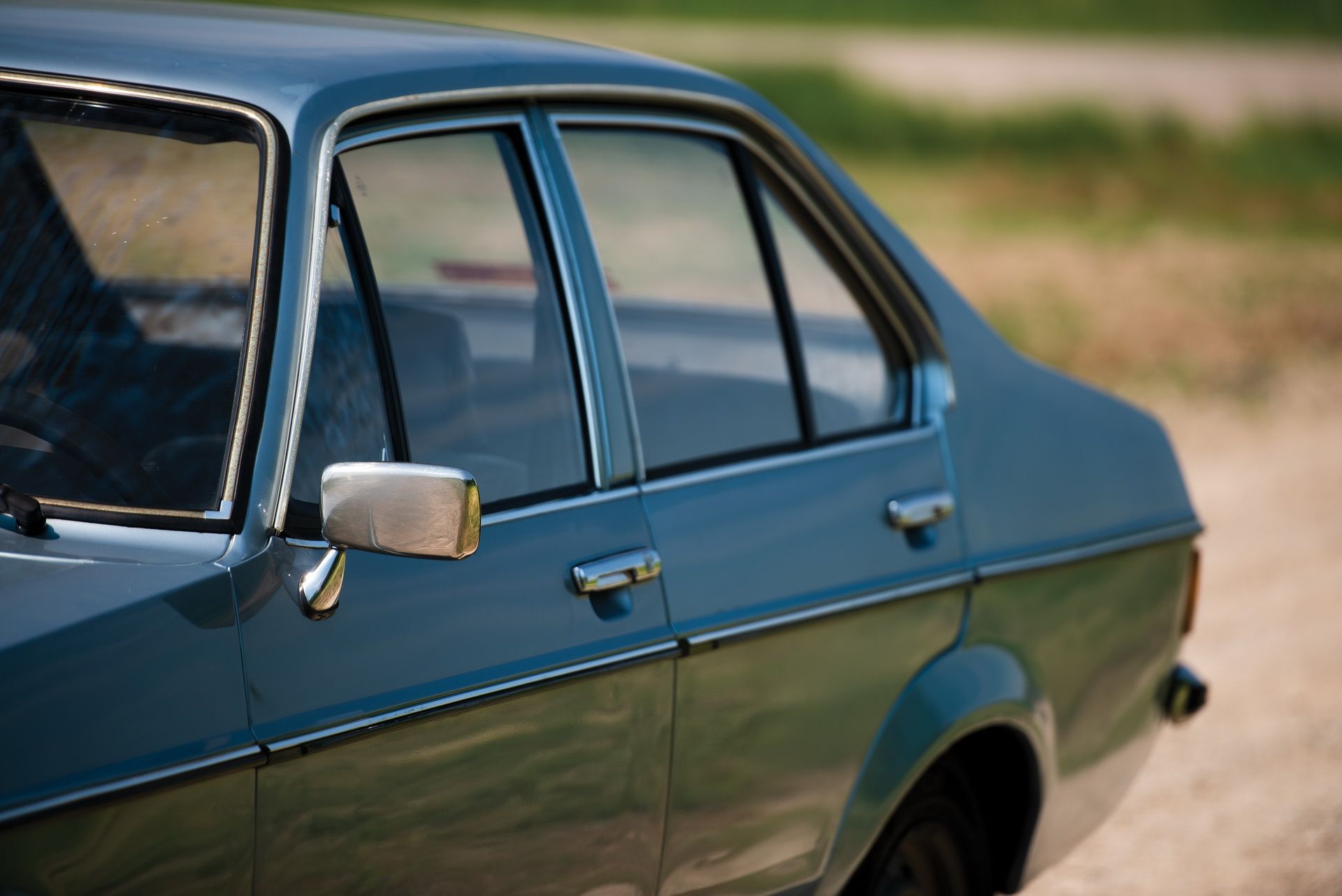 1976_Ford_Escort_1100_GL_Sedan_0003