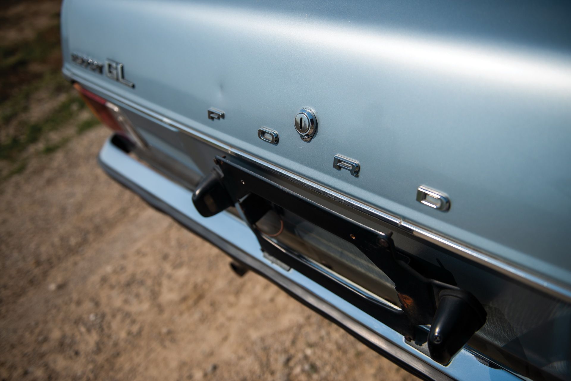 1976_Ford_Escort_1100_GL_Sedan_0009