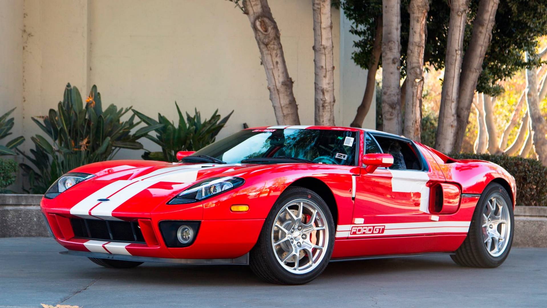 2006_Ford_GT_for_sale_0004