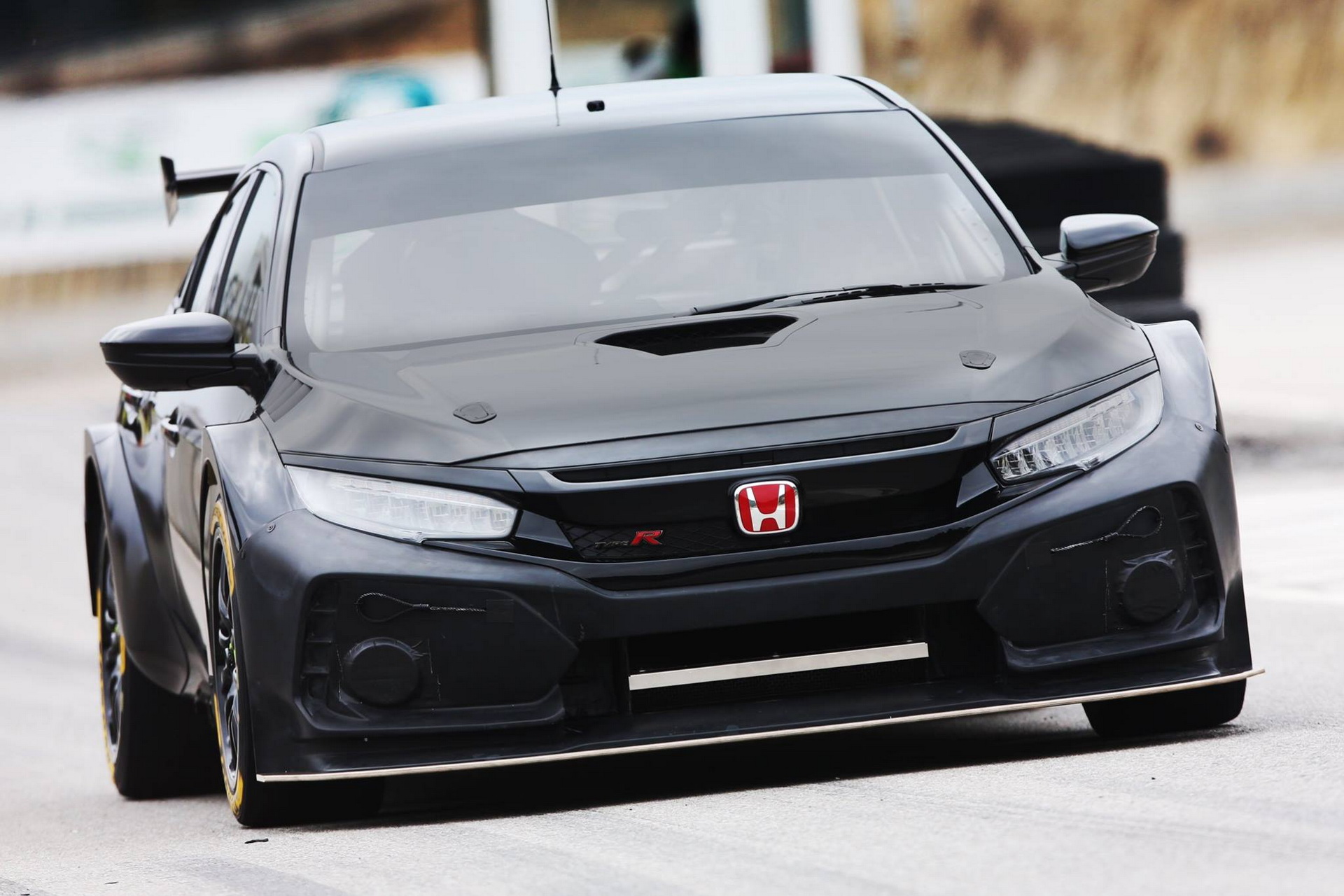 2018_Honda_Civic_Type_R_BTCC_0000