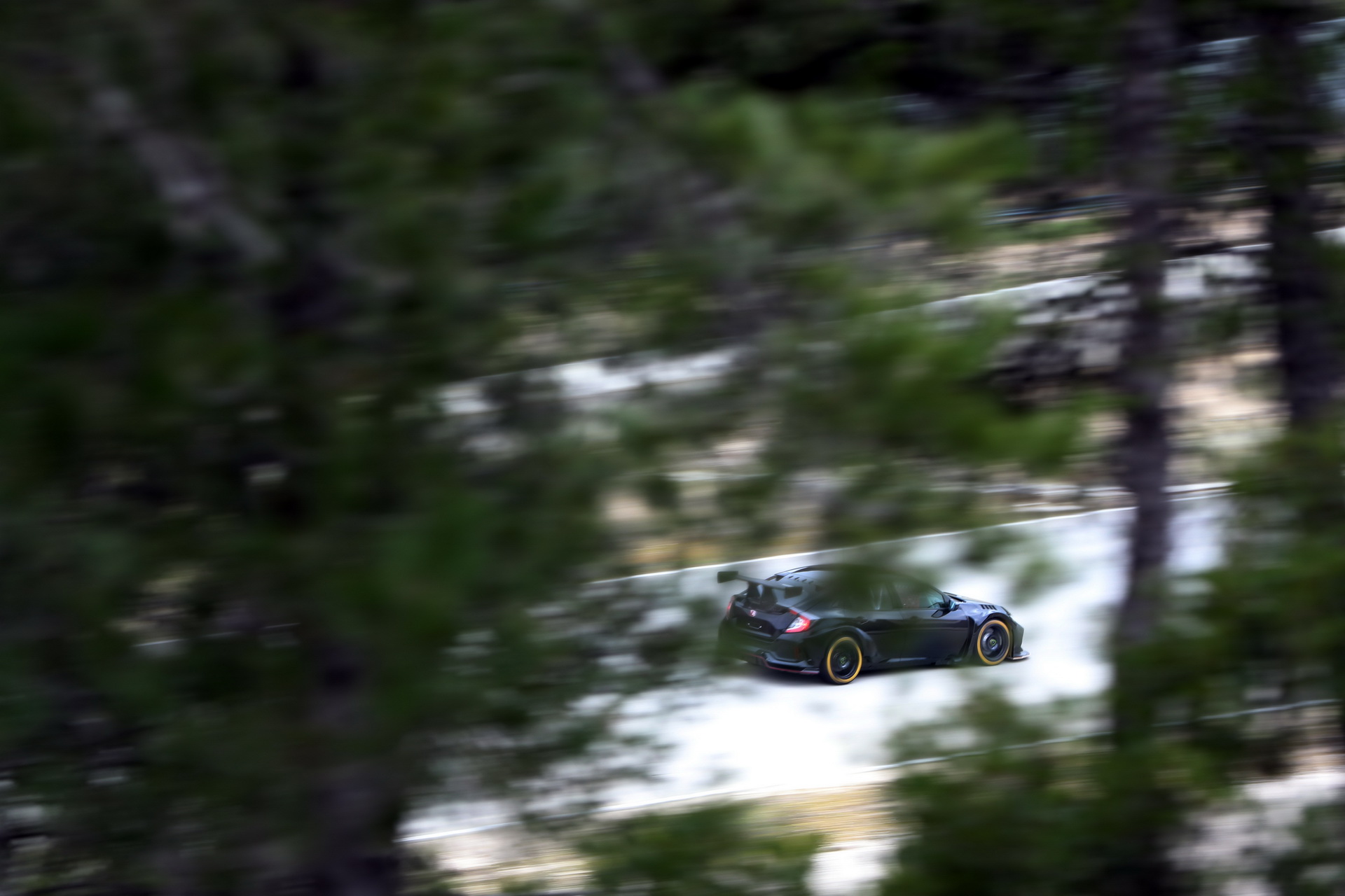 2018_Honda_Civic_Type_R_BTCC_0001