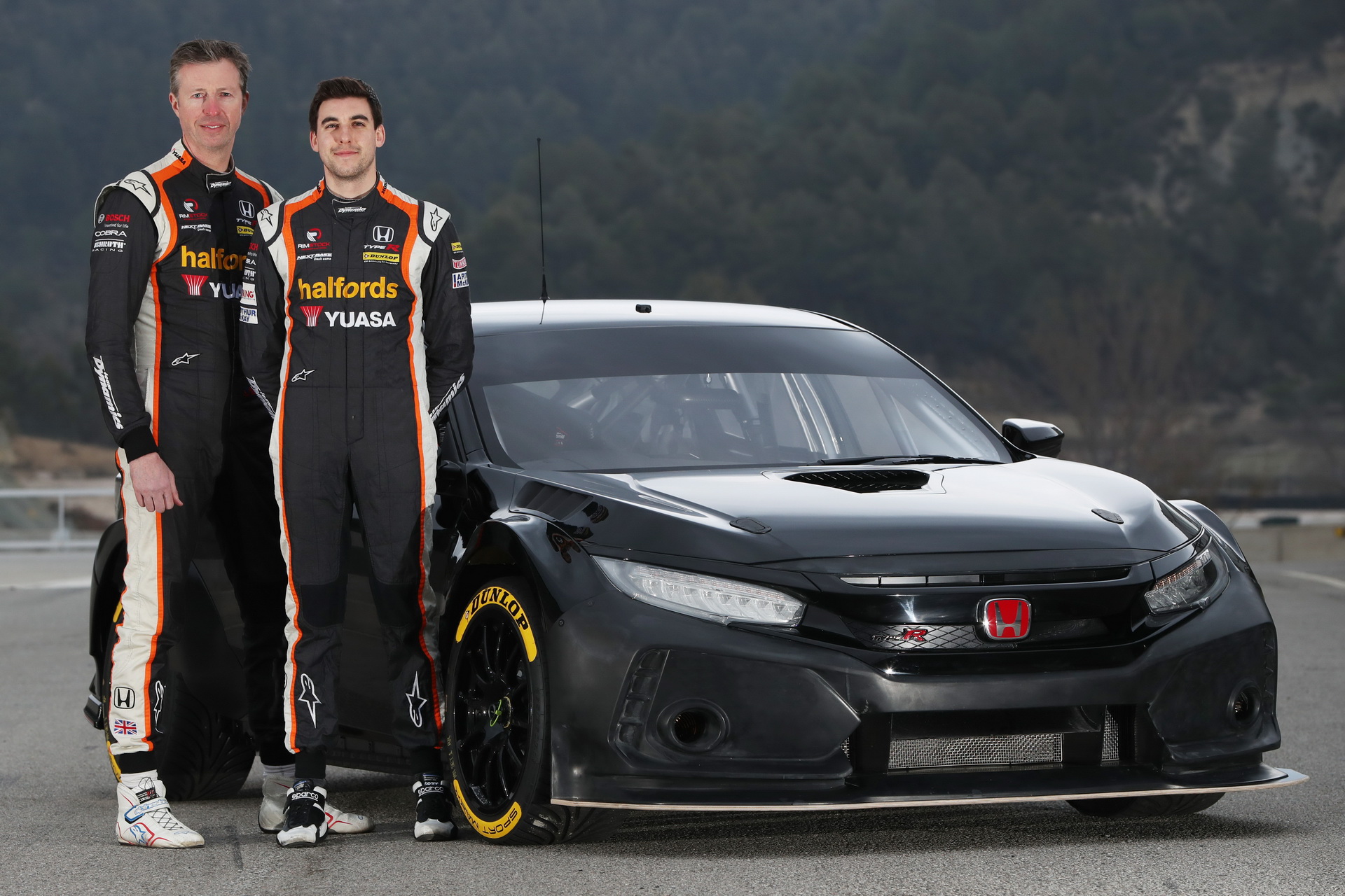2018_Honda_Civic_Type_R_BTCC_0005