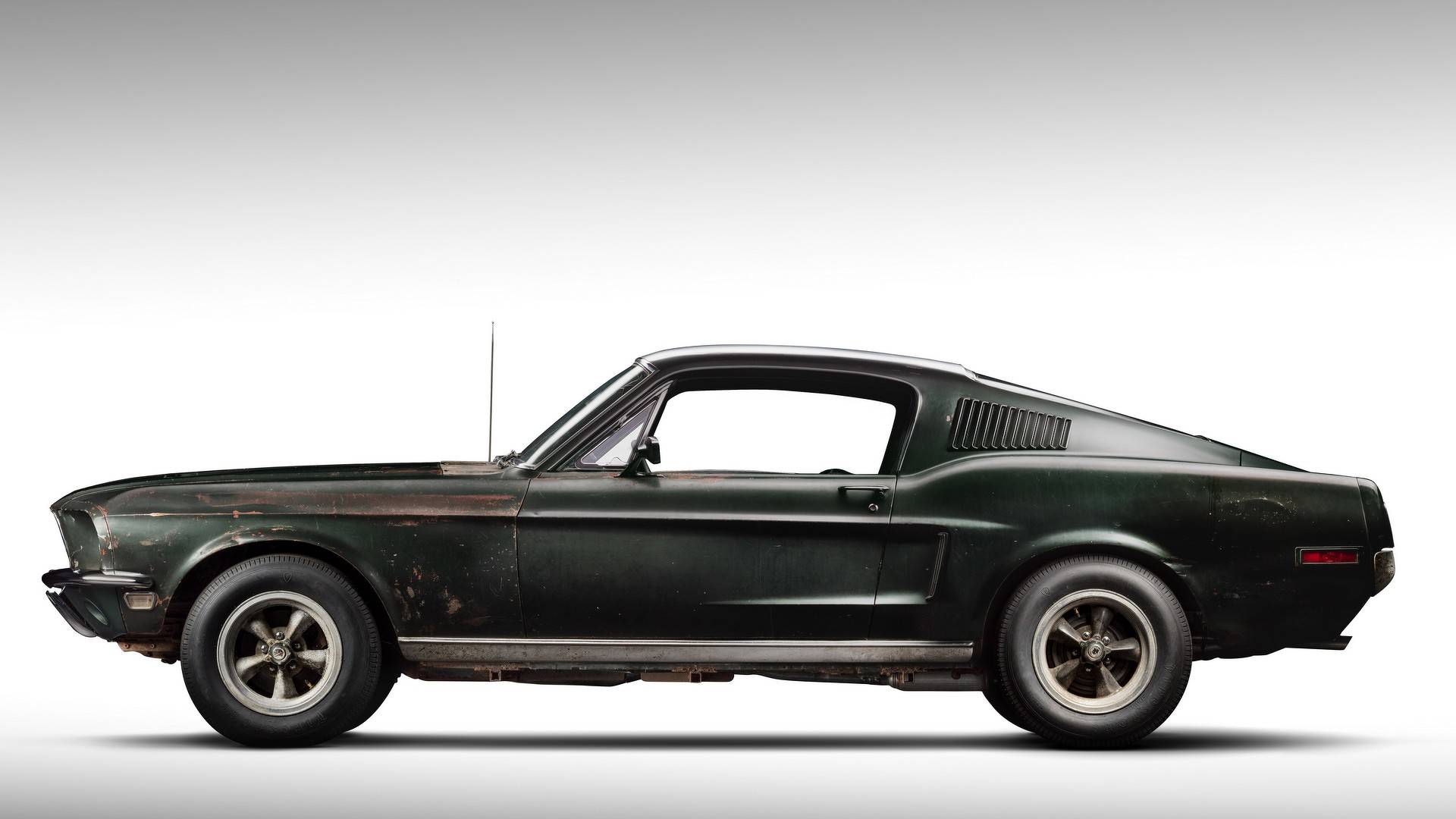 1968_Ford_Mustang_Bullit_original_movie_car_0003