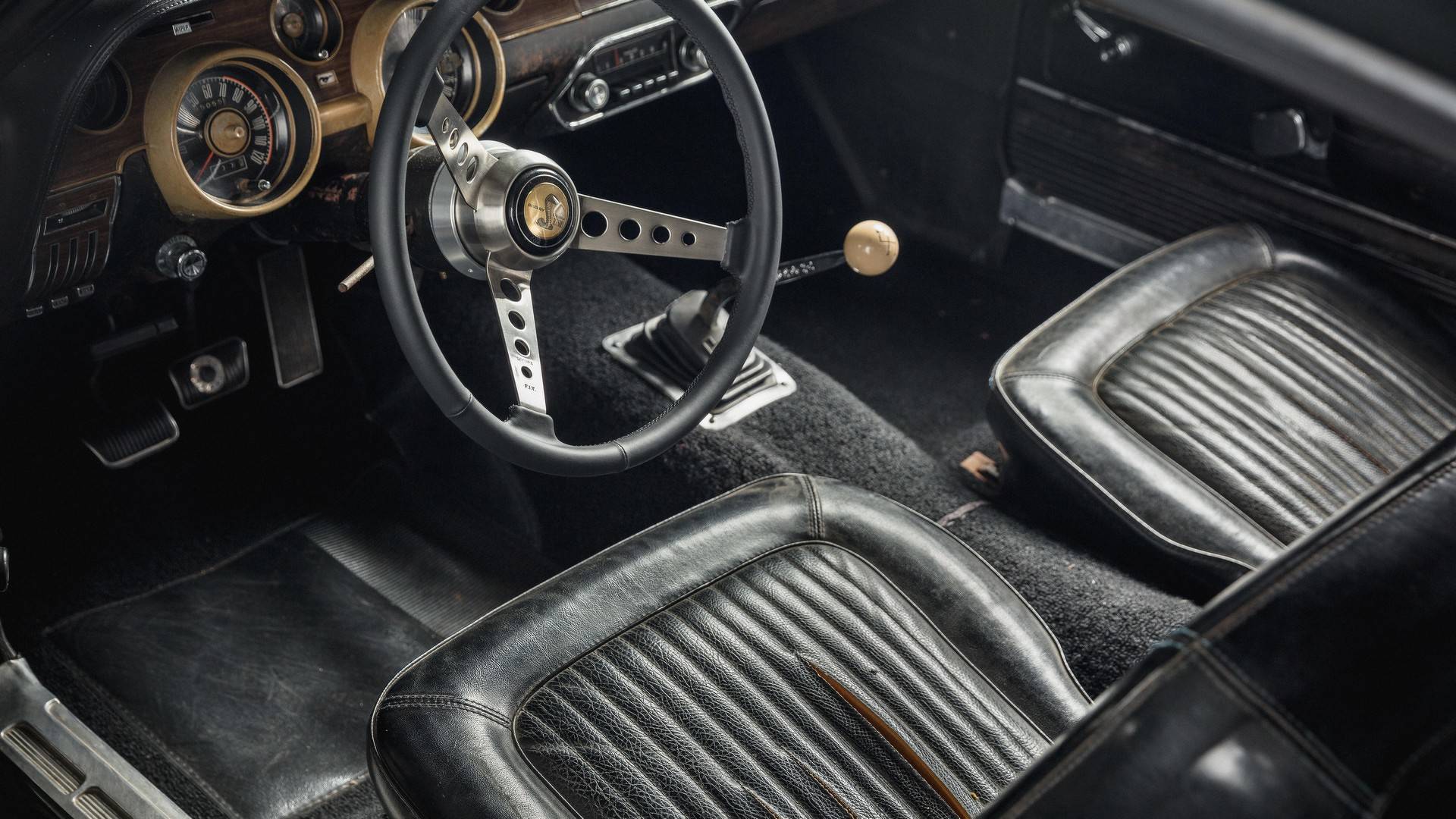 1968_Ford_Mustang_Bullit_original_movie_car_0016