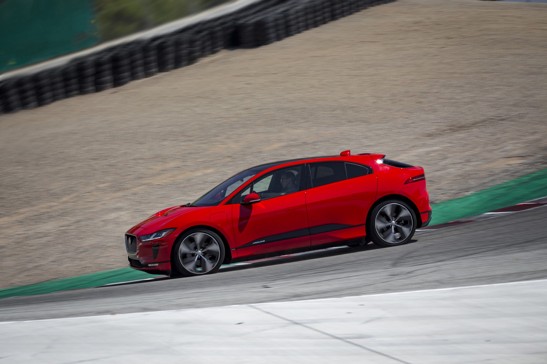 2019_Jaguar_I-Pace_HSE_First_Edition_Laguna_Seca_0010