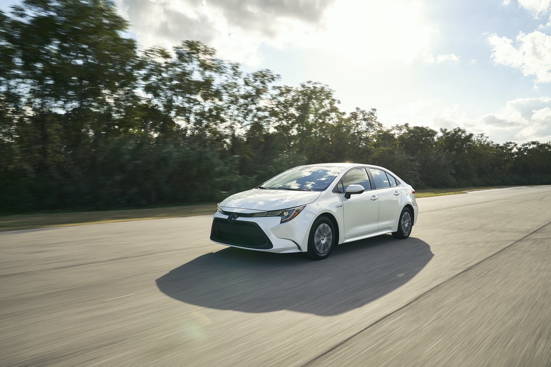 2019_Toyota_Corolla_Hybrid_0005