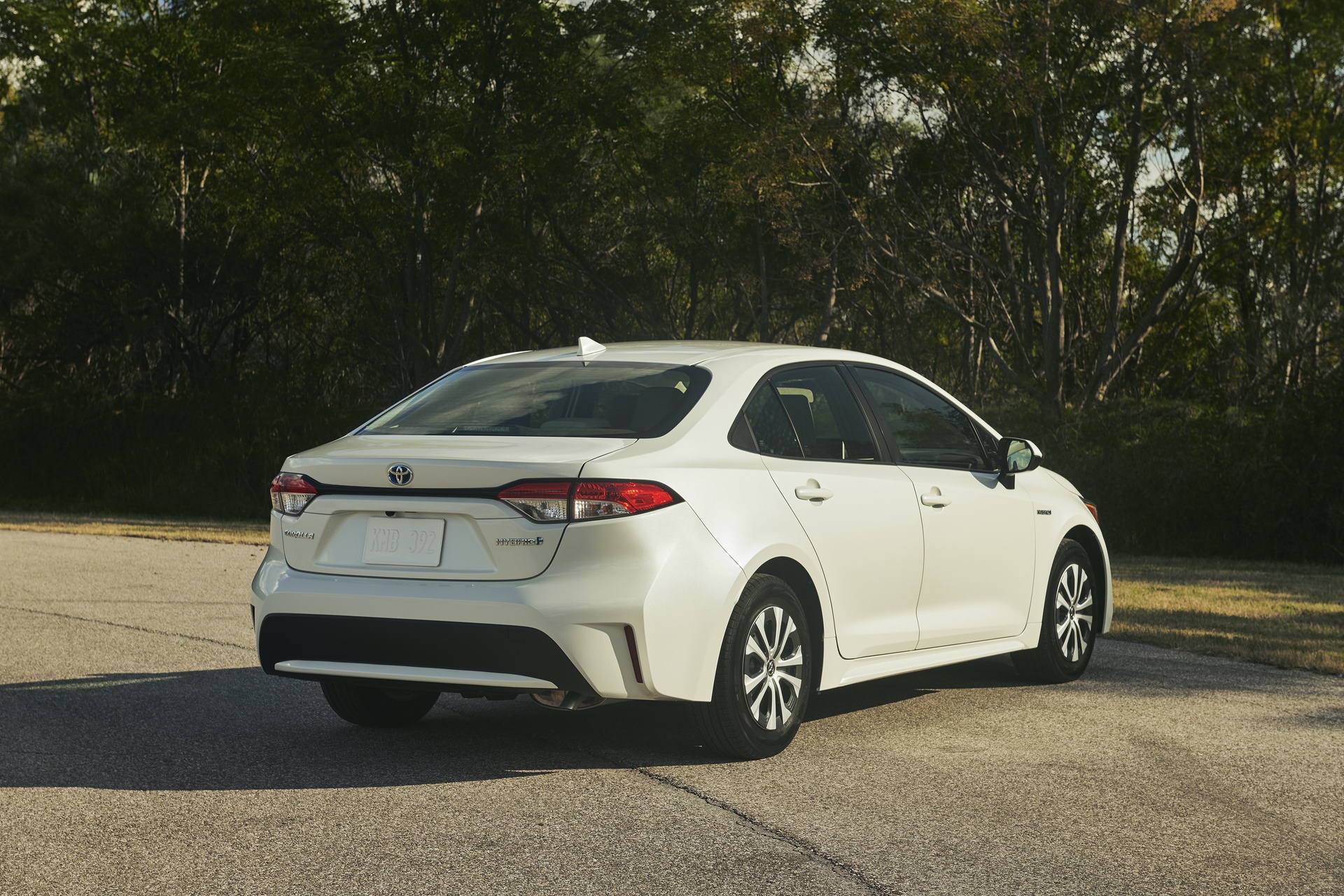 2019_Toyota_Corolla_Hybrid_0007