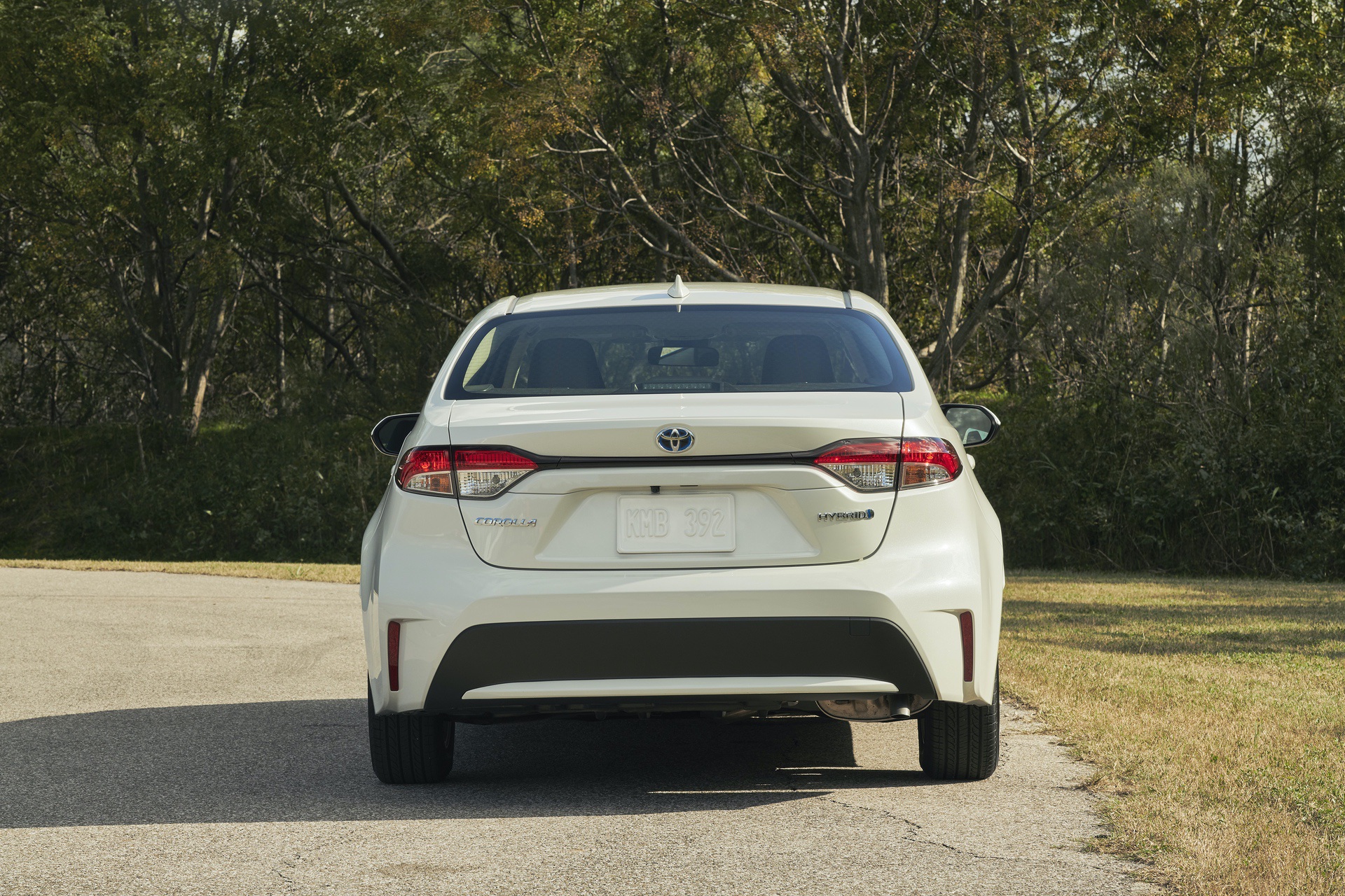 2019_Toyota_Corolla_Hybrid_0008