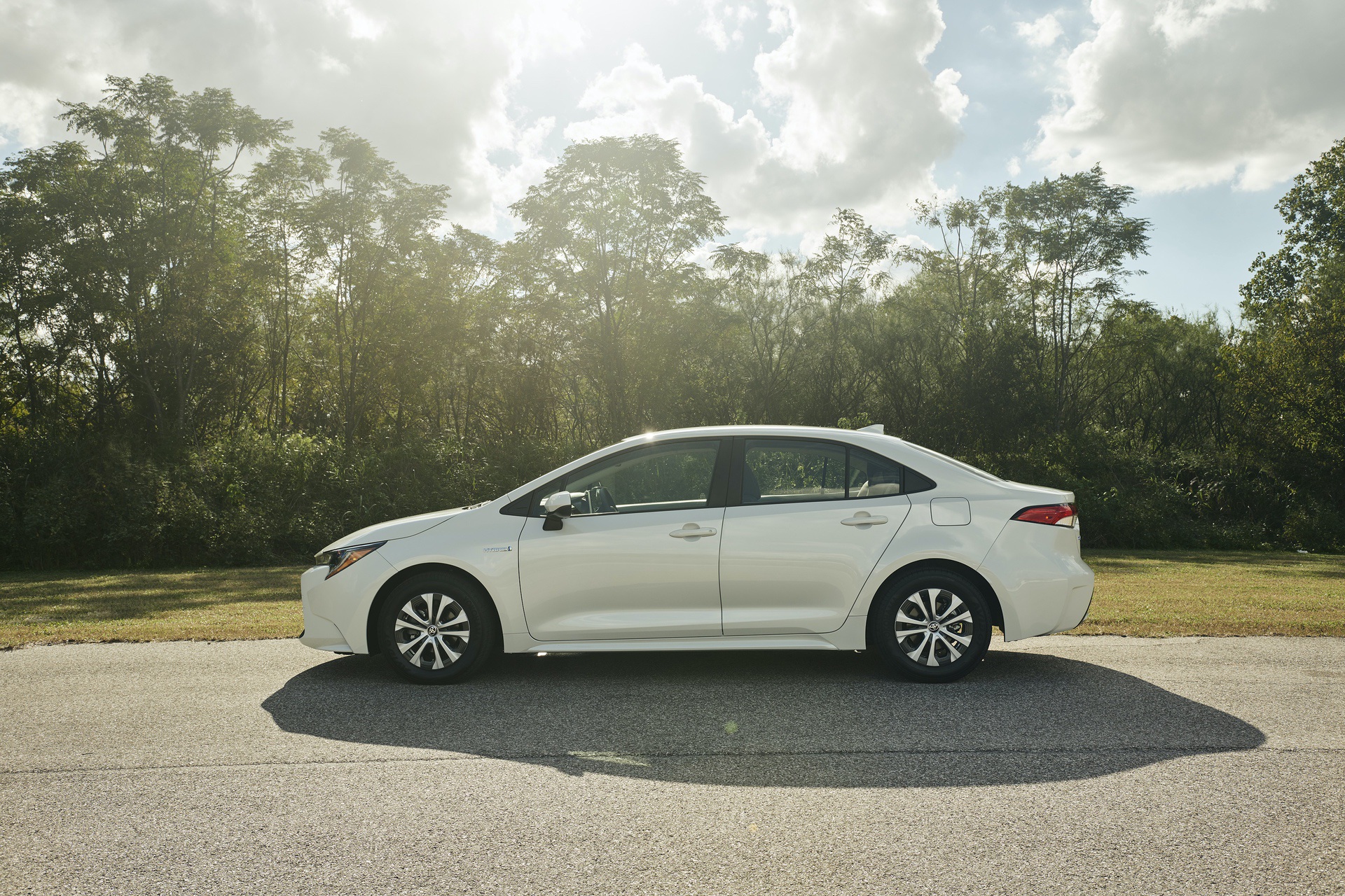 2019_Toyota_Corolla_Hybrid_0011