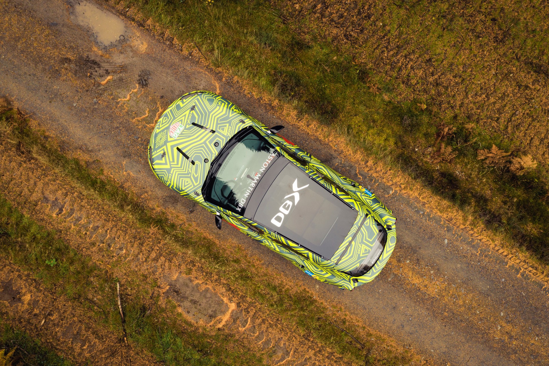 Aston Martin DBX_Prototype_09
